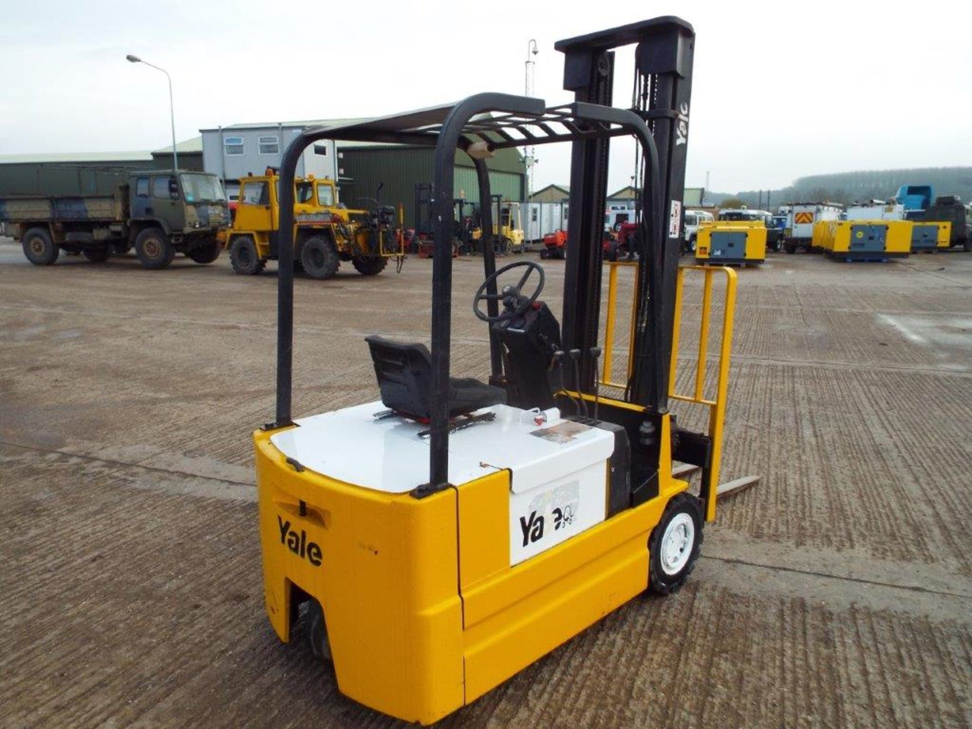 Yale ERP15TCE Electric Forklift with Sideshift - Image 7 of 21