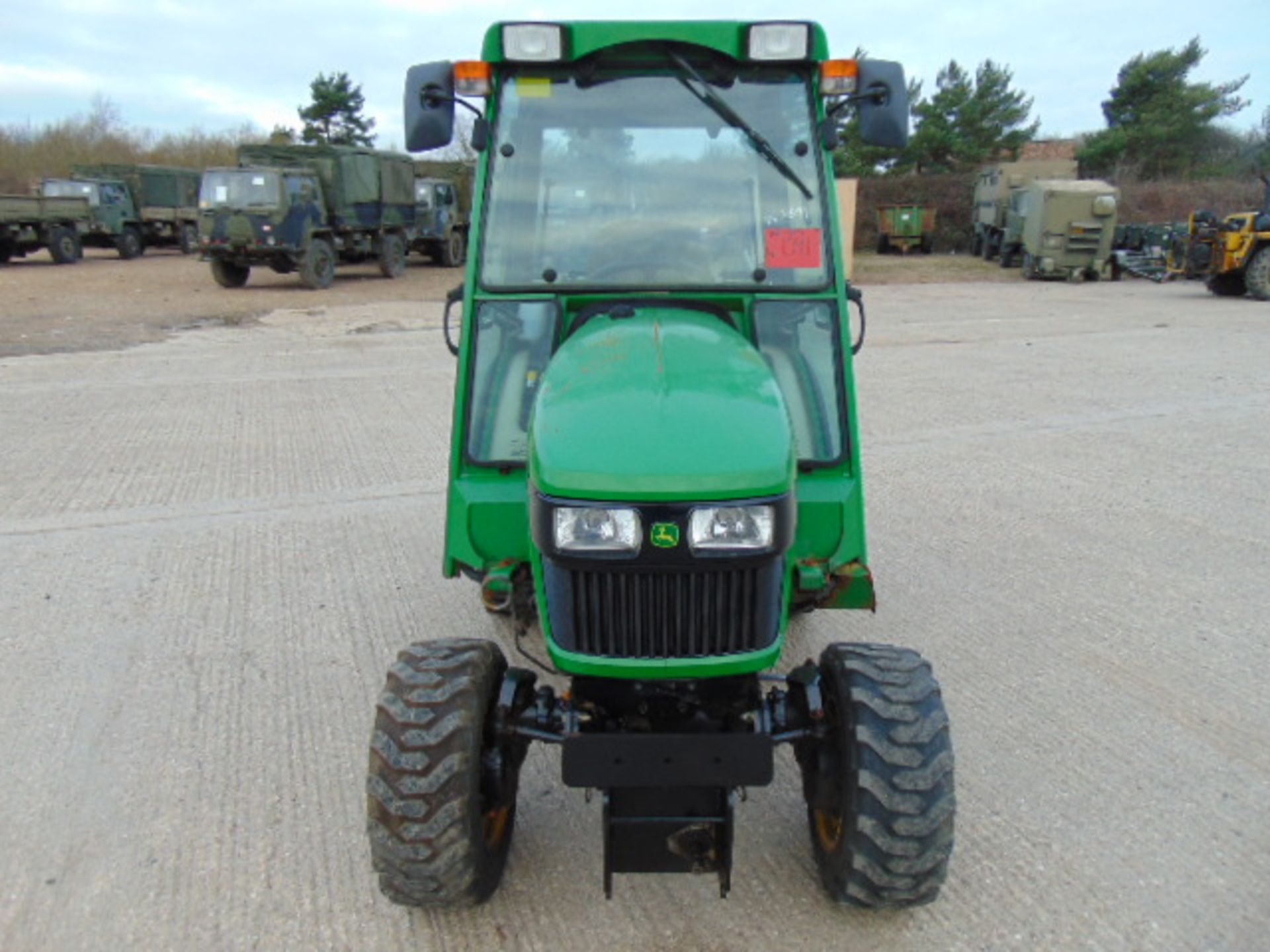 John Deere 2320HST 4WD Tractor - Bild 2 aus 24