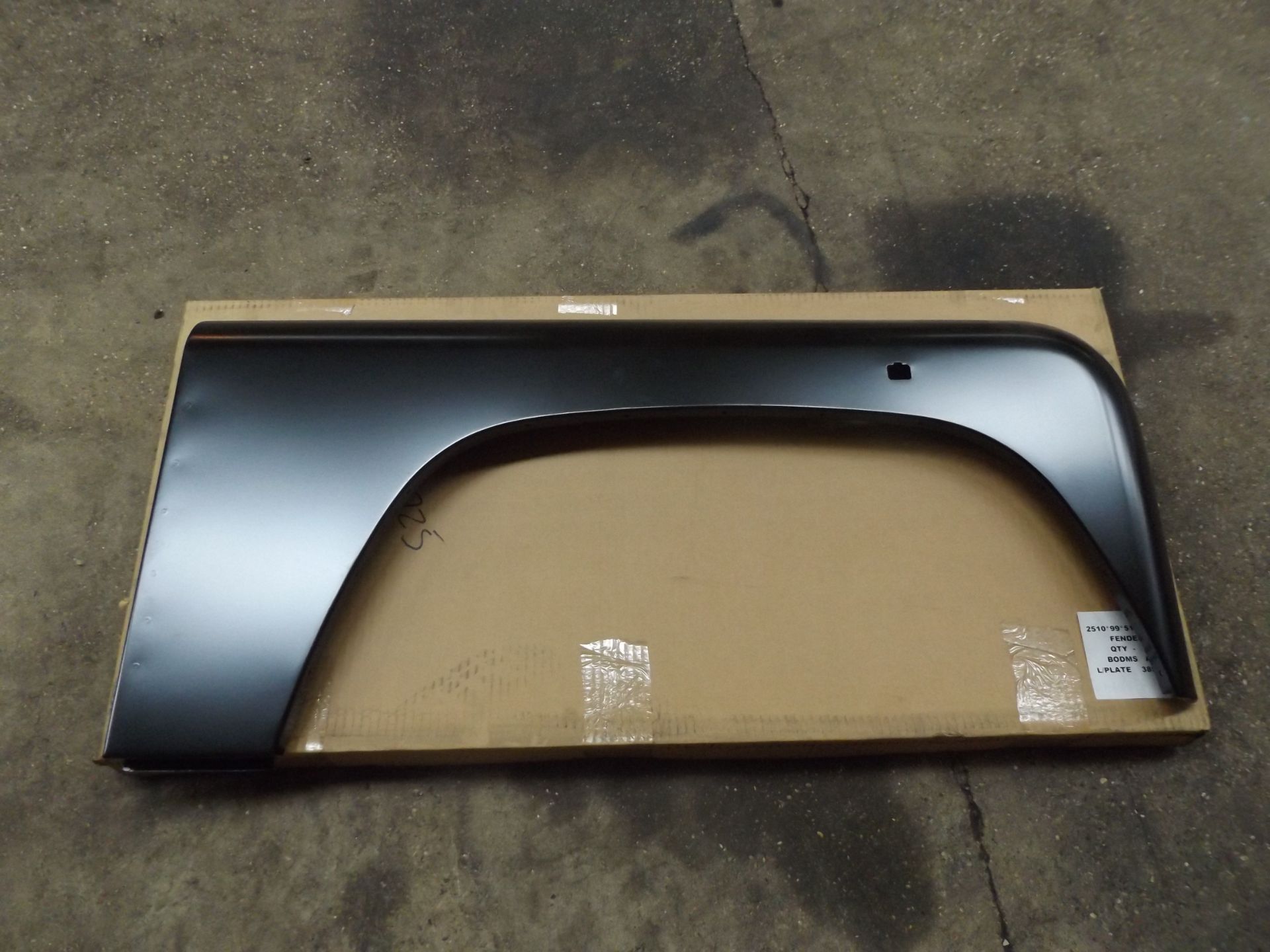 1 x Land Rover Defender RH Outer Wing Panel ALR6678