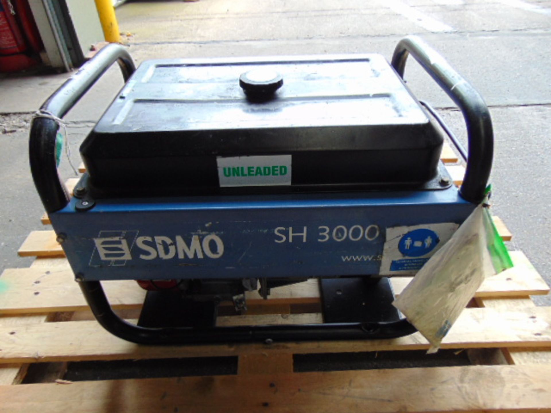 Portable SDMO SH3000 3.6KVA Petrol Generator - Image 5 of 11