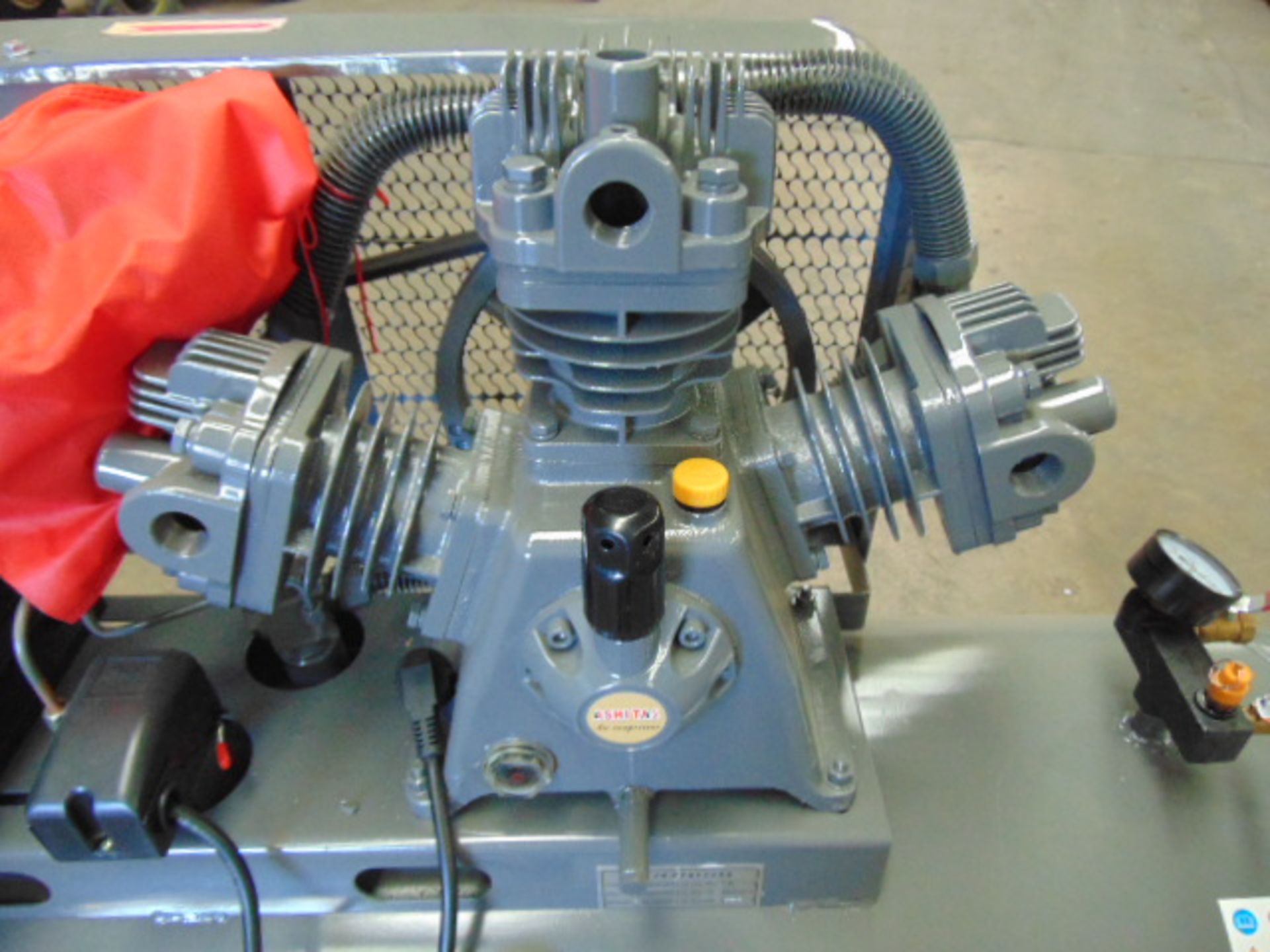 UNISSUED 300L 4.0 HP Air Compressor - Image 4 of 8