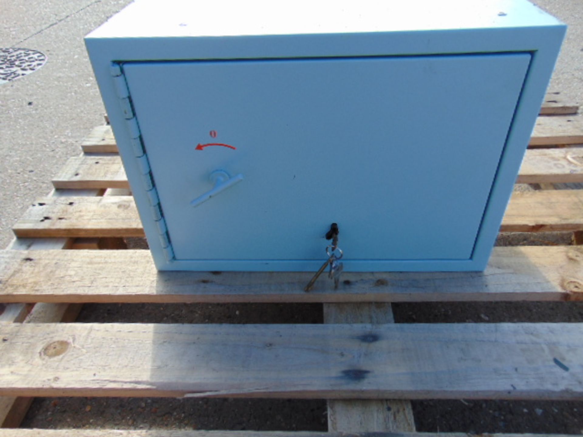 Lockable Safe Box - Image 2 of 4