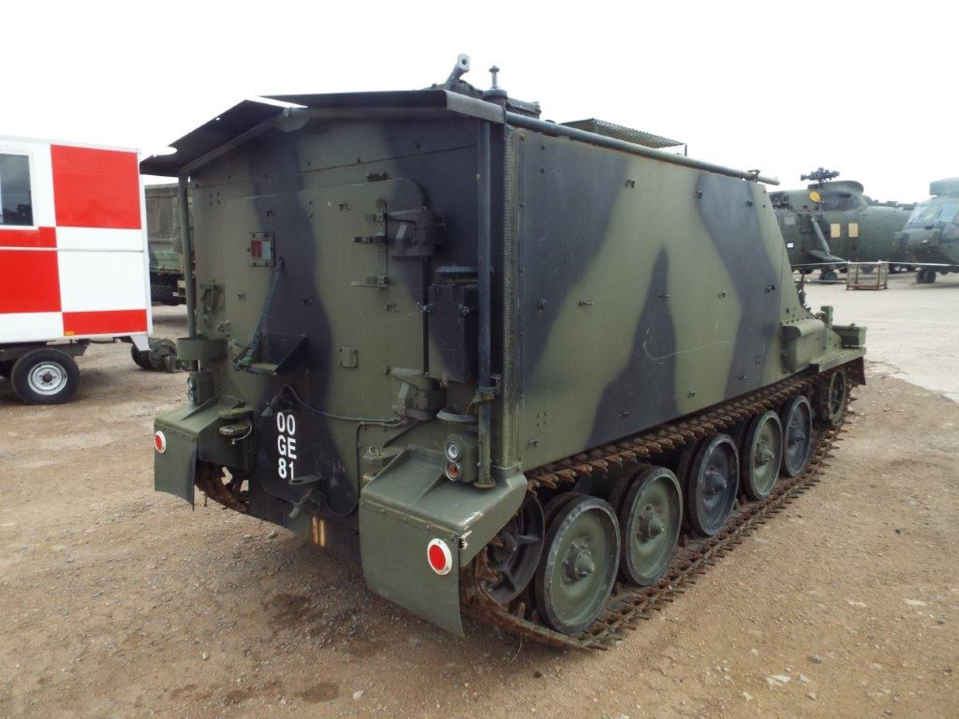 CVRT (Combat Vehicle Reconnaissance Tracked) FV105 Sultan Armoured Personnel Carrier - Bild 7 aus 30