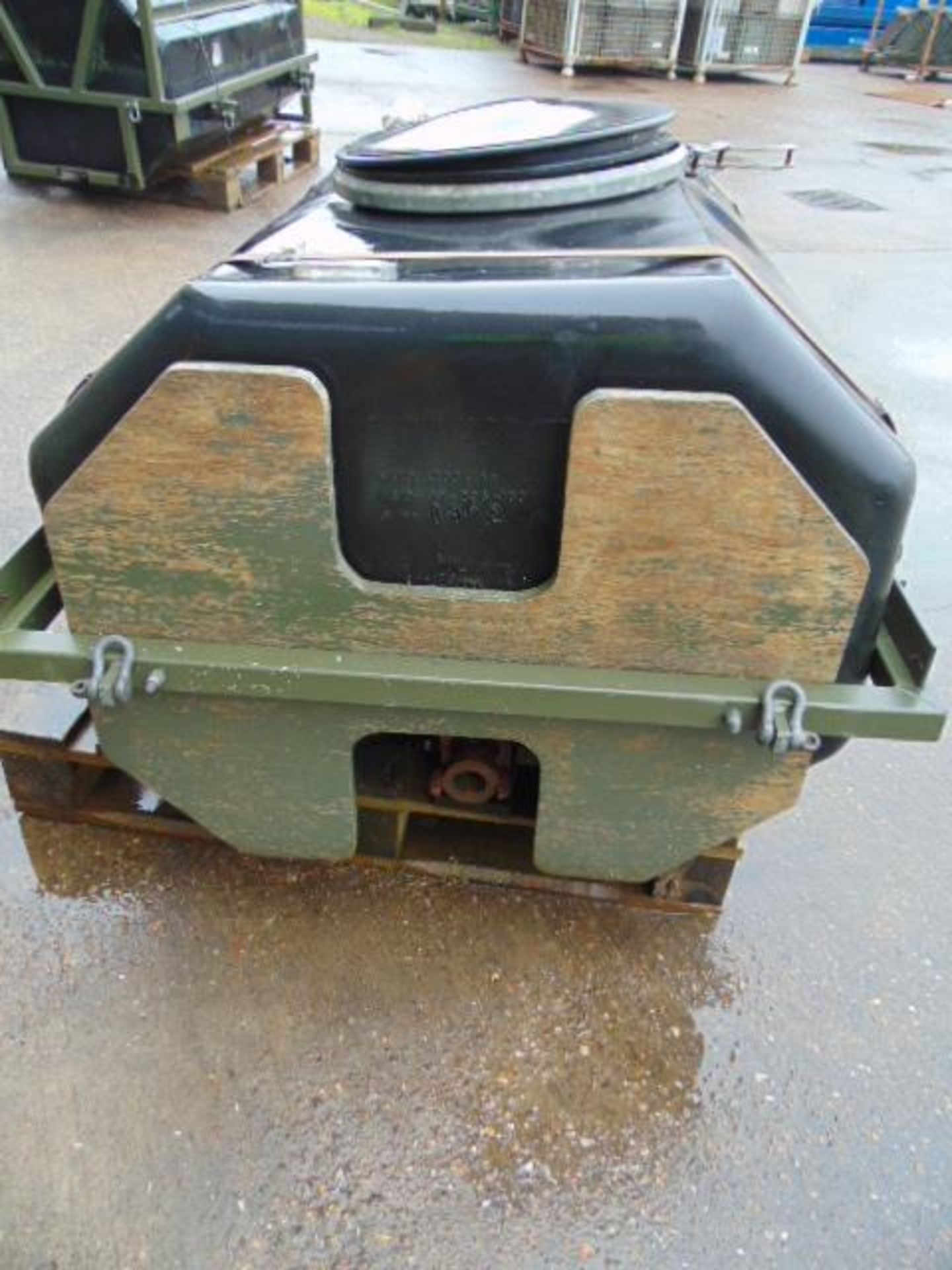 Trailer Mountable Water Tank with Frame - Image 4 of 4