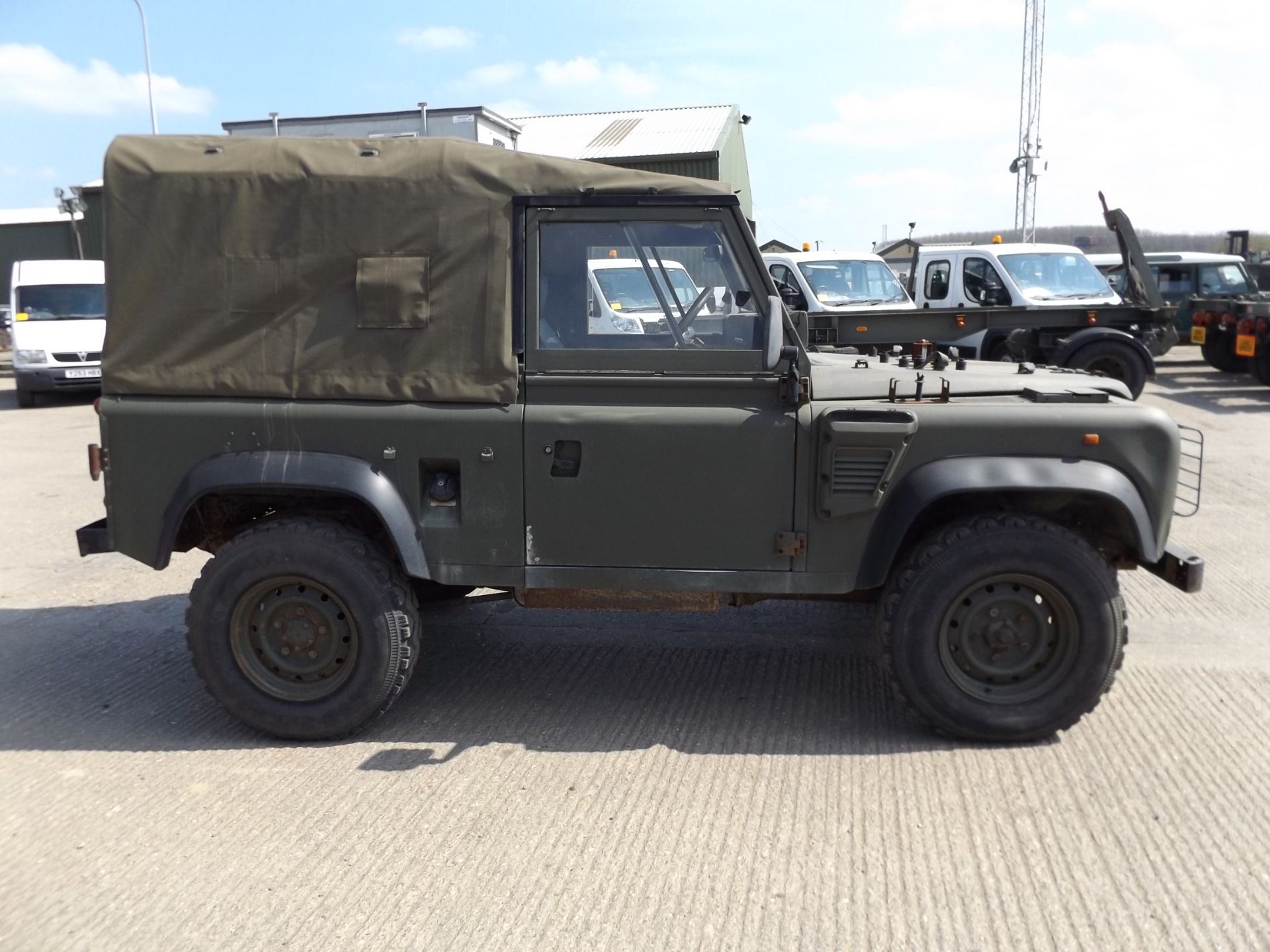 Land Rover Wolf 90 Soft Top - Image 7 of 20