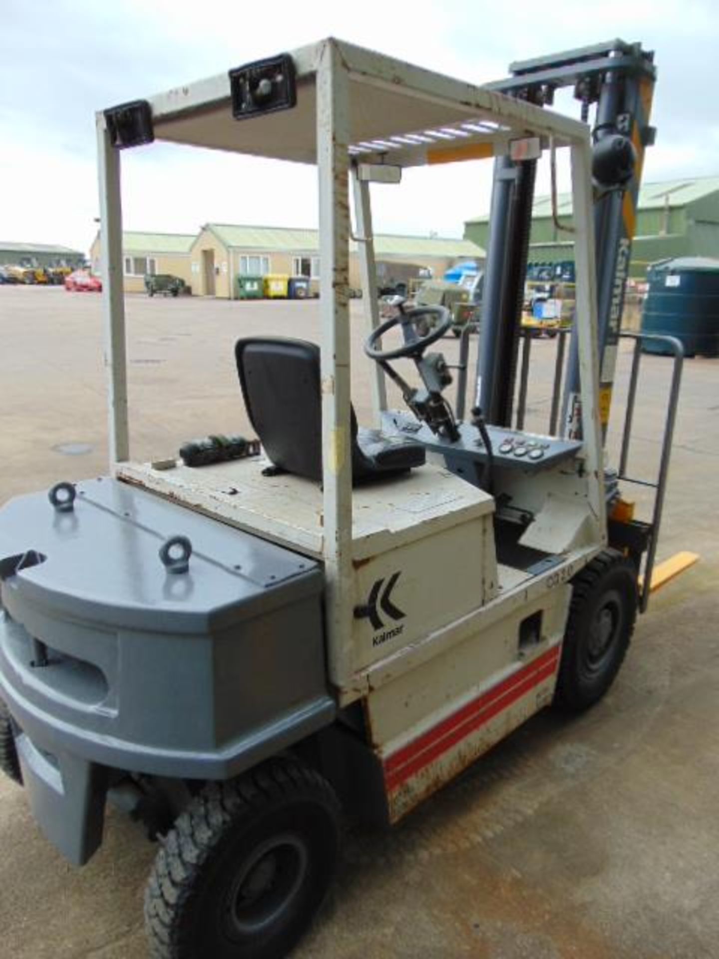 Kalmar 1814KG Perkins Diesel Forklift Truck ONLY 209 HRS - Image 6 of 18