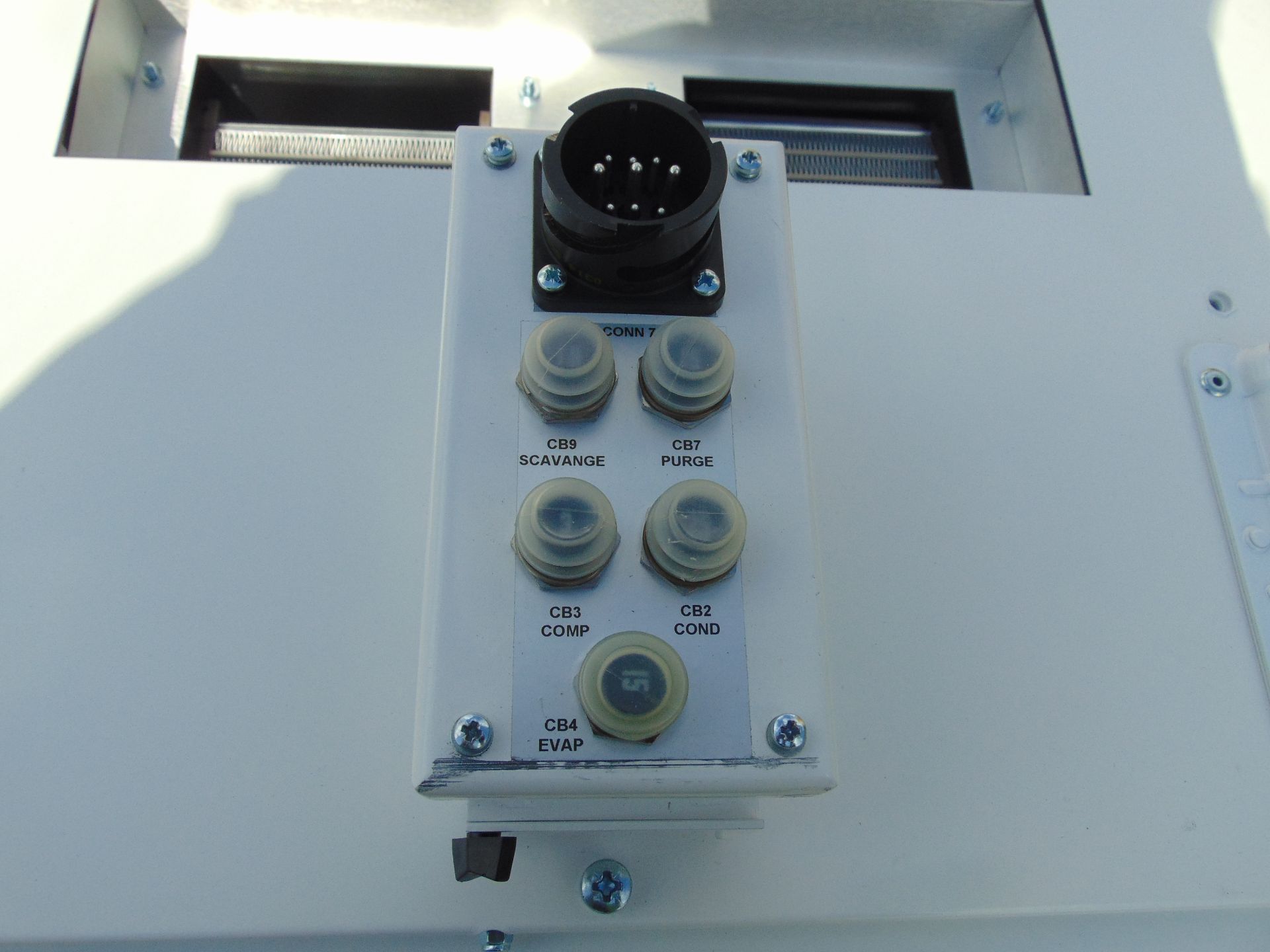 Domnick Hunter Evaporator and Condenser Unit - Image 9 of 16