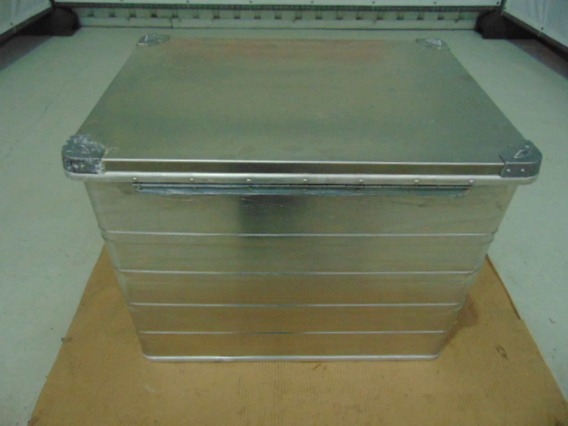 Unissued Heavy Duty Aluminium Stacking Case - Image 6 of 8