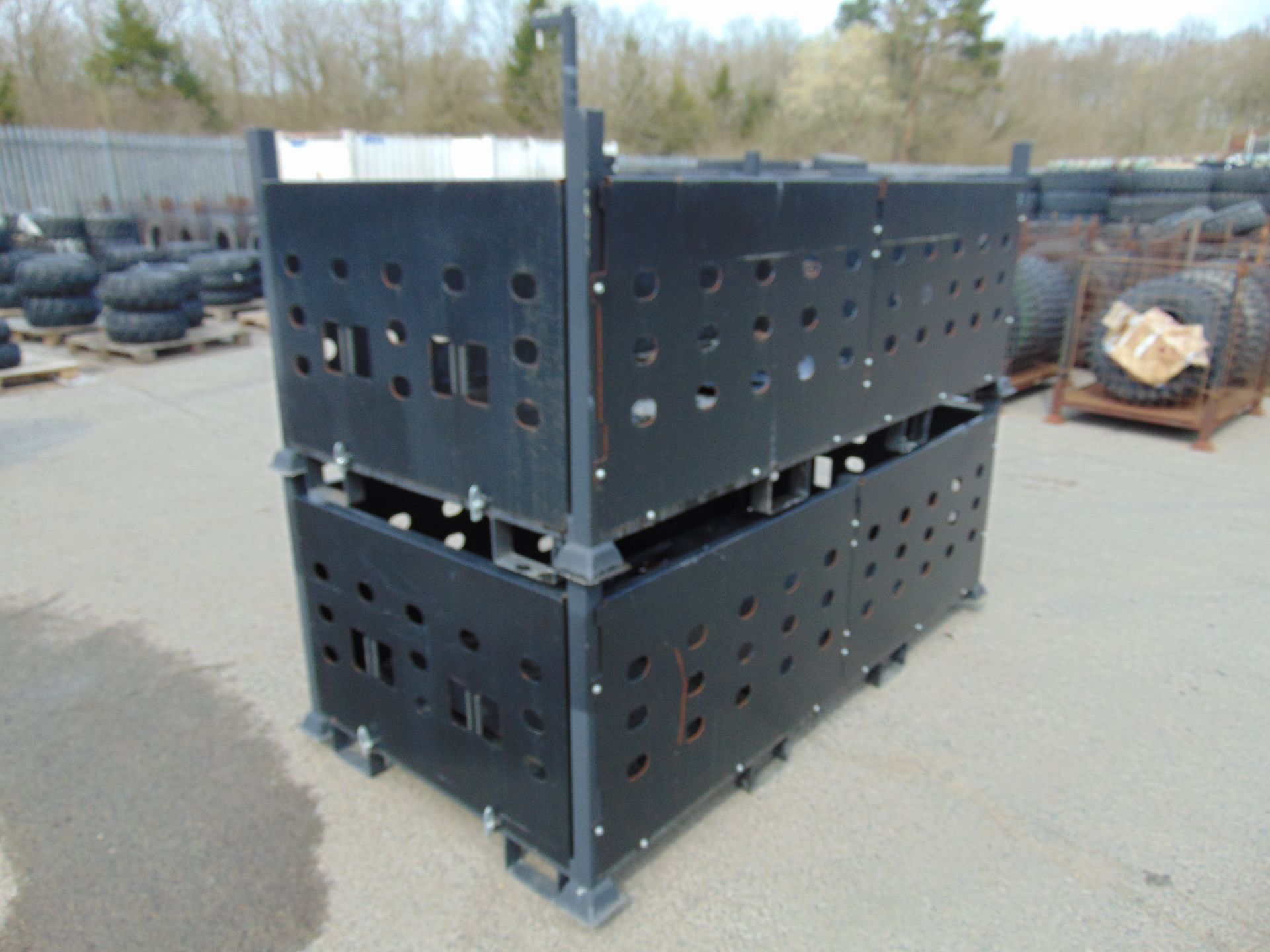 Heavy Duty Stackable Equipment Container - Bild 7 aus 7