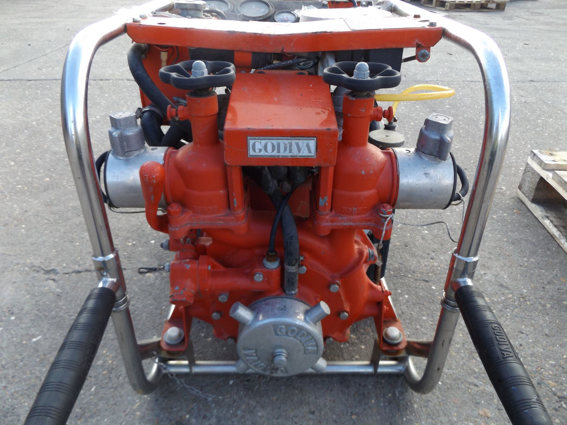 Heavy Duty Godiva Water Pump - Image 6 of 10