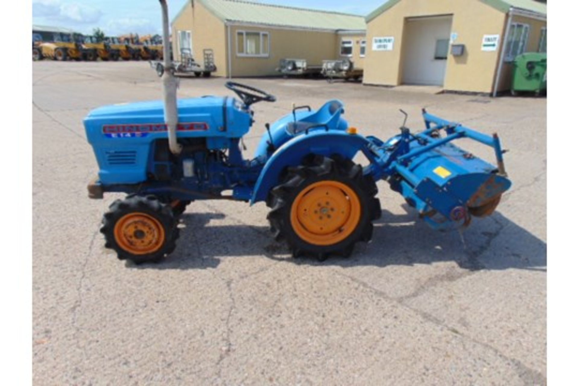 Hinomoto E14D Tractor 4 x 4 c/w DS1201 Rotovator - Image 4 of 18