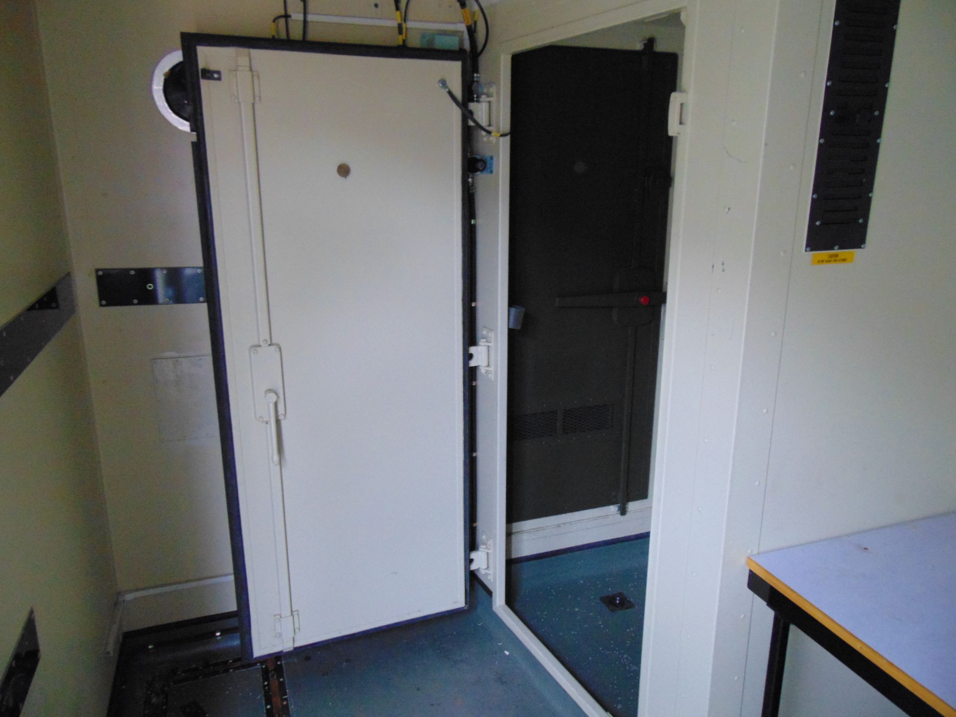 Demountable Workshop/Communications Cabin - Image 23 of 28