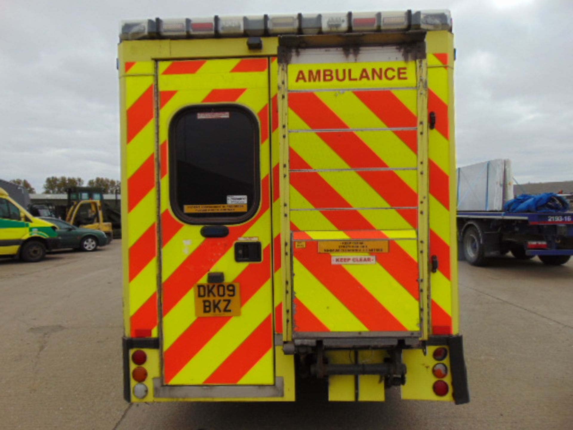 RHD Mercedes Sprinter 515 CDI Turbo Diesel Ambulance - Image 6 of 21