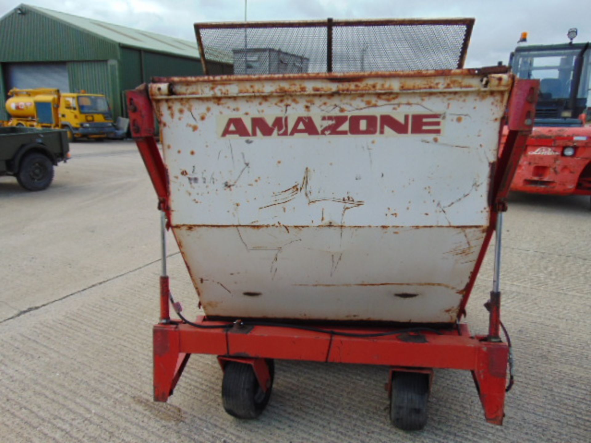 Amazone Lift Groundkeeper Mower/Collector - Image 6 of 9