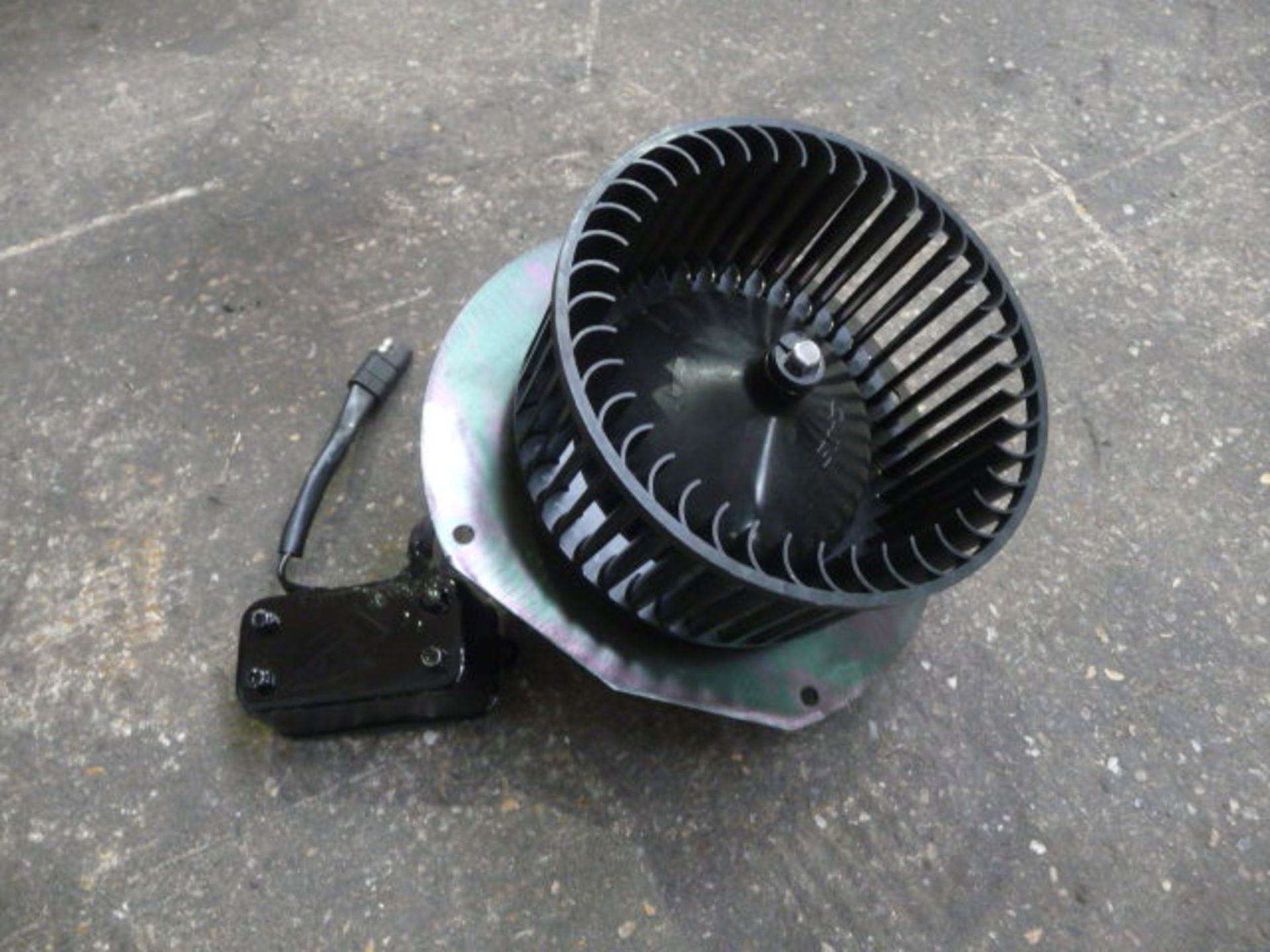 2 x Land Rover Heater Blower assembly P/No UTP1267