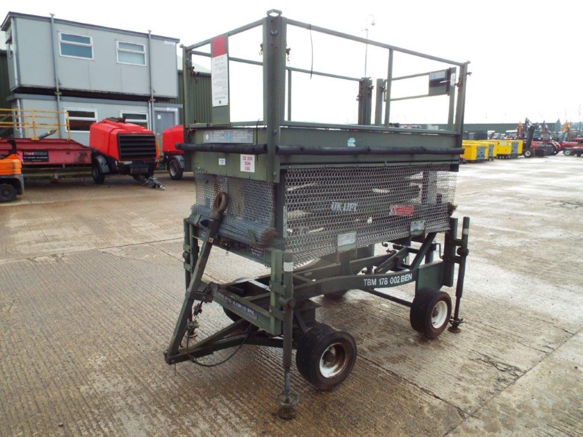 UK Lift 4m Mobile Hydraulic Work Platform - Bild 3 aus 15