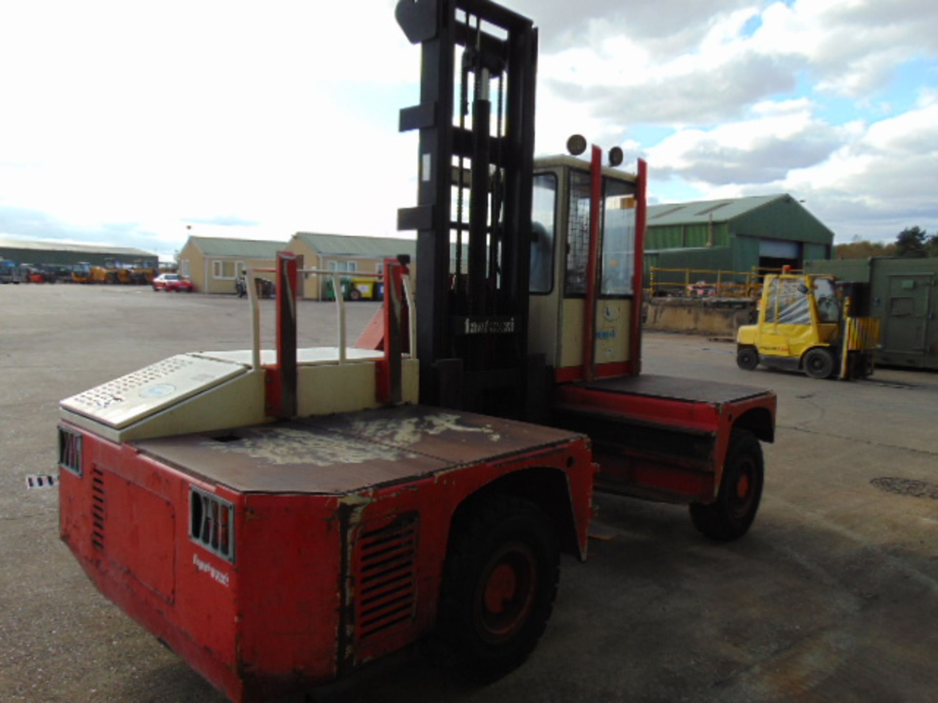 Fantuzzi SF50U 5000Kg Self Propelled Side Loading Fork Lift Truck - Image 5 of 18