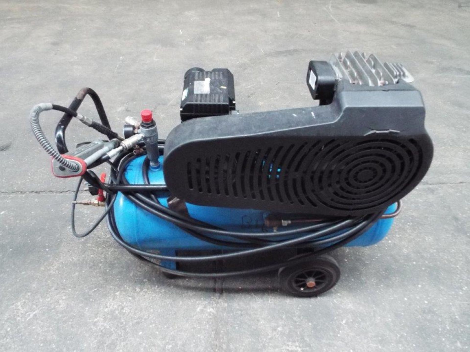 ABAC B 2800B-60 cm 3 V240 Kompex Mobile Air Compressor with PCL Mk 3 Inflator - Image 3 of 9