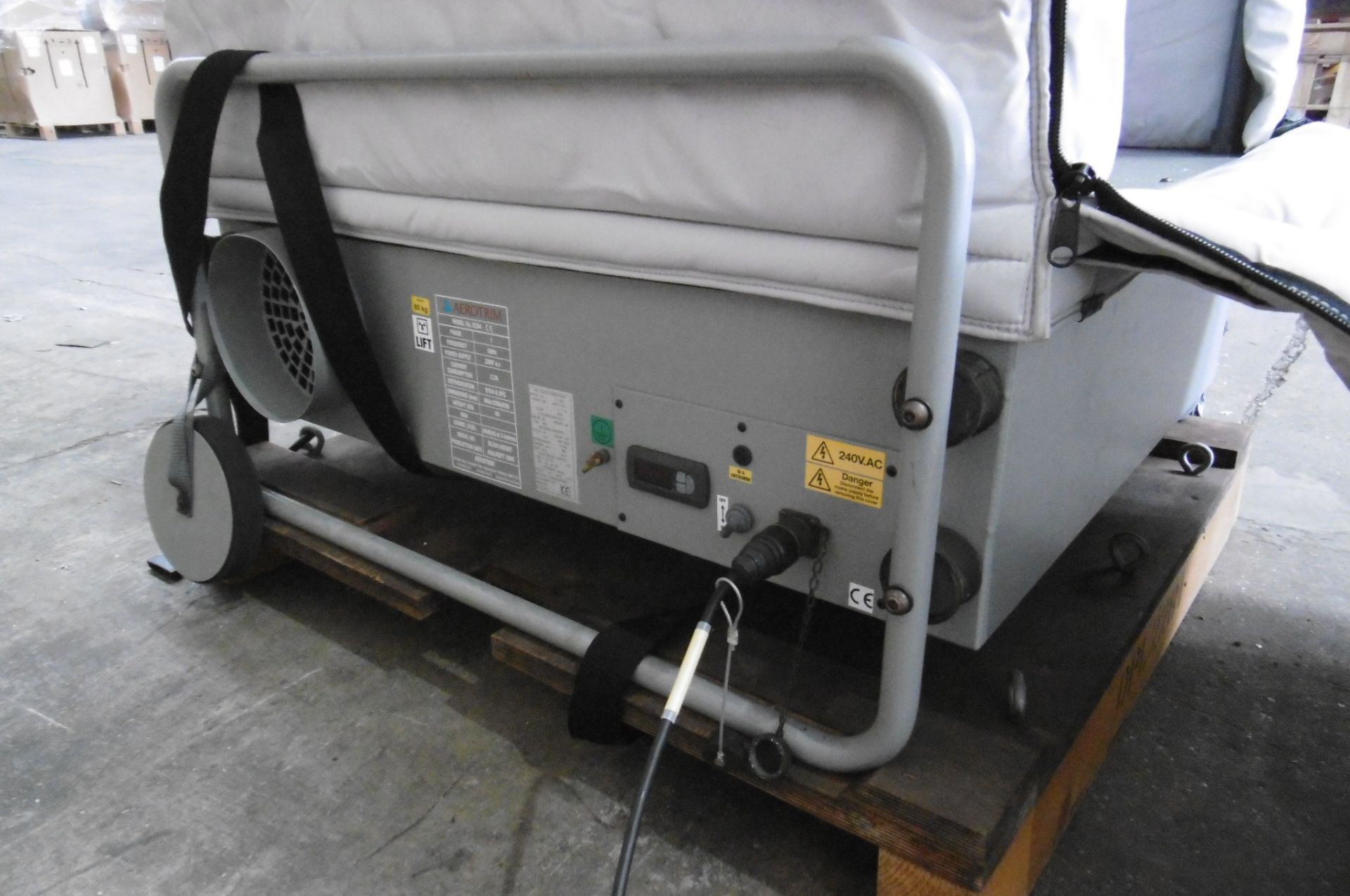 Unissued Aerotrim EC04 Collapsible Refrigeration Unit/Beer Cooler - Image 4 of 9