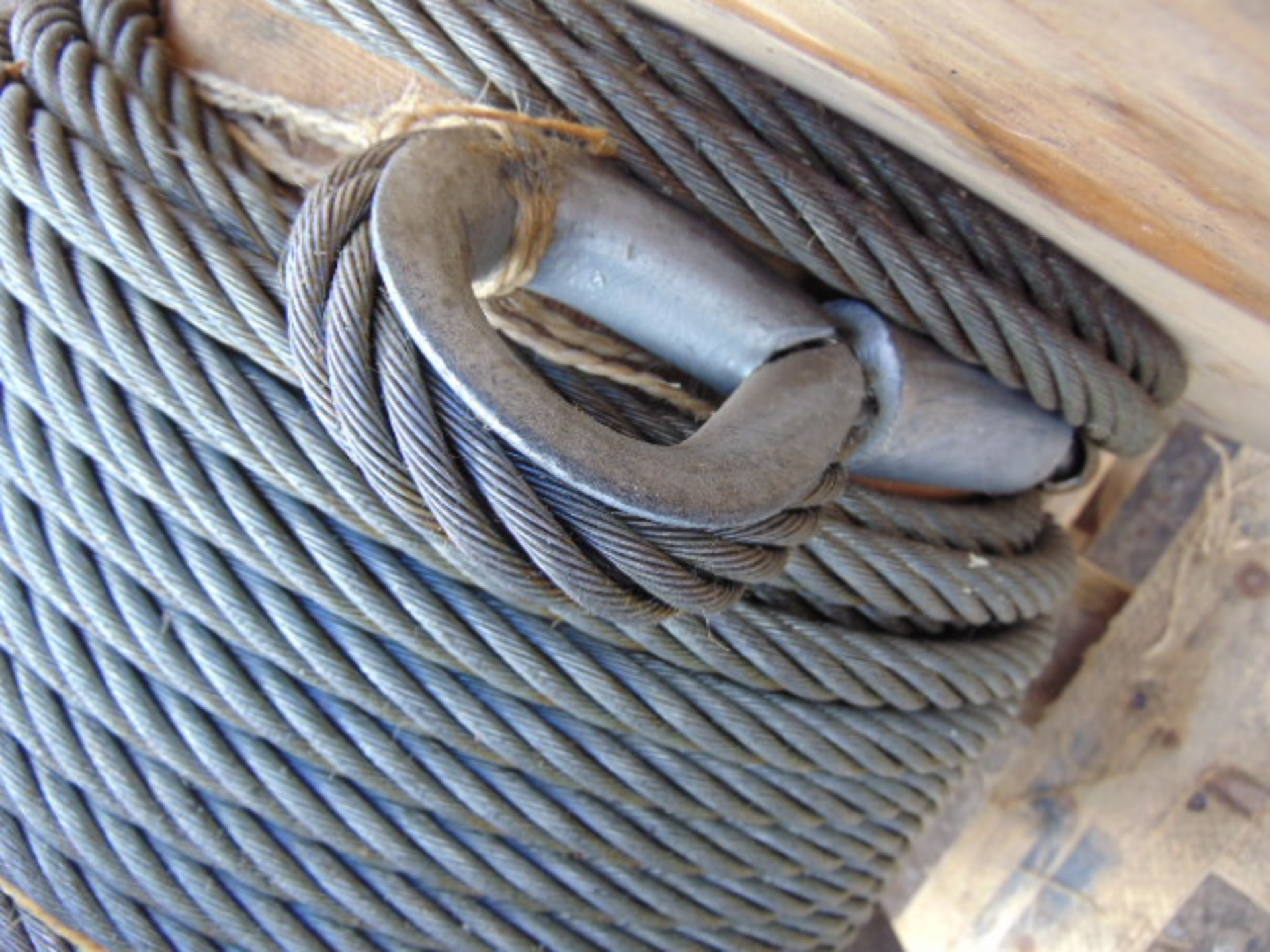 Heavy Duty Bridon Ropes Roll of 19mm 15.3 tonne Crane/Winch Wire Rope Drum - Image 2 of 5