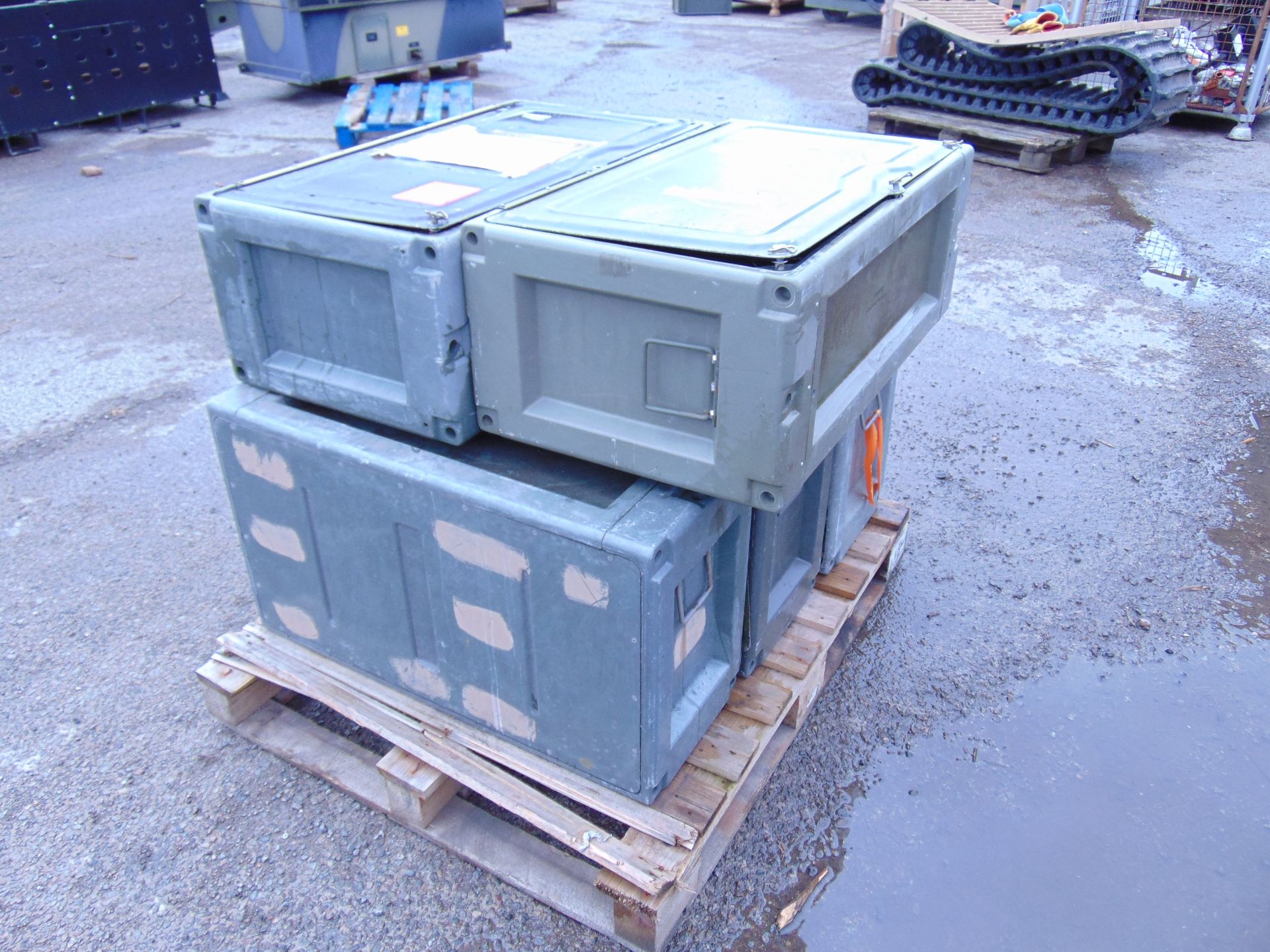 5 x Heavy Duty Interconnecting Storage Boxes With Lids - Image 2 of 8