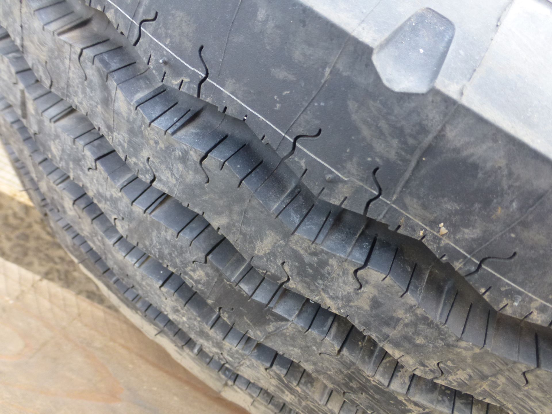 1 x Michelin XTA 10.00 R15 Tyre - Bild 3 aus 5