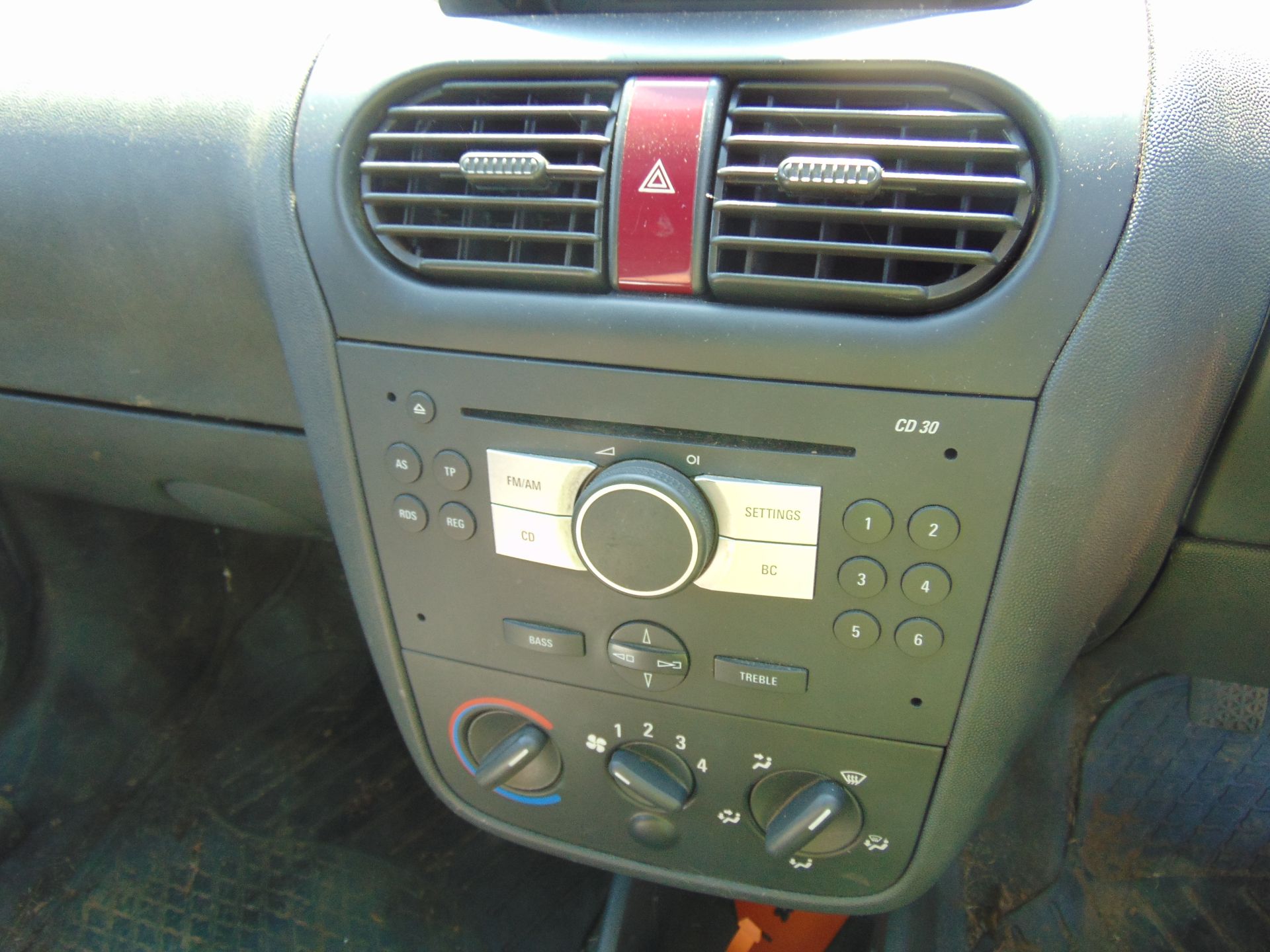 Vauxhall Combo 1.3 Turbo Diesel Panel Van - Image 11 of 15