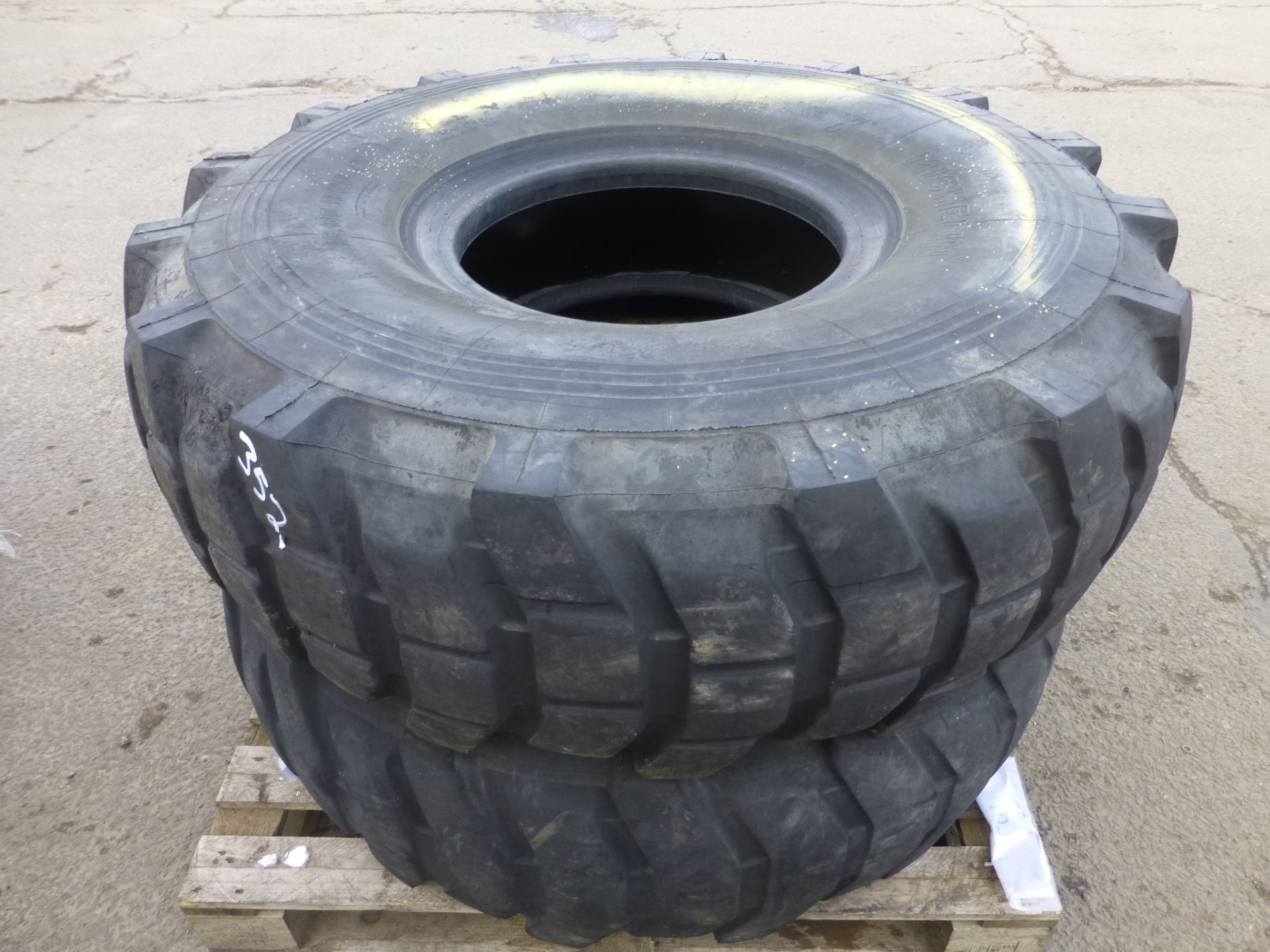 2 x Michelin 16.00 R20 XL Tyres