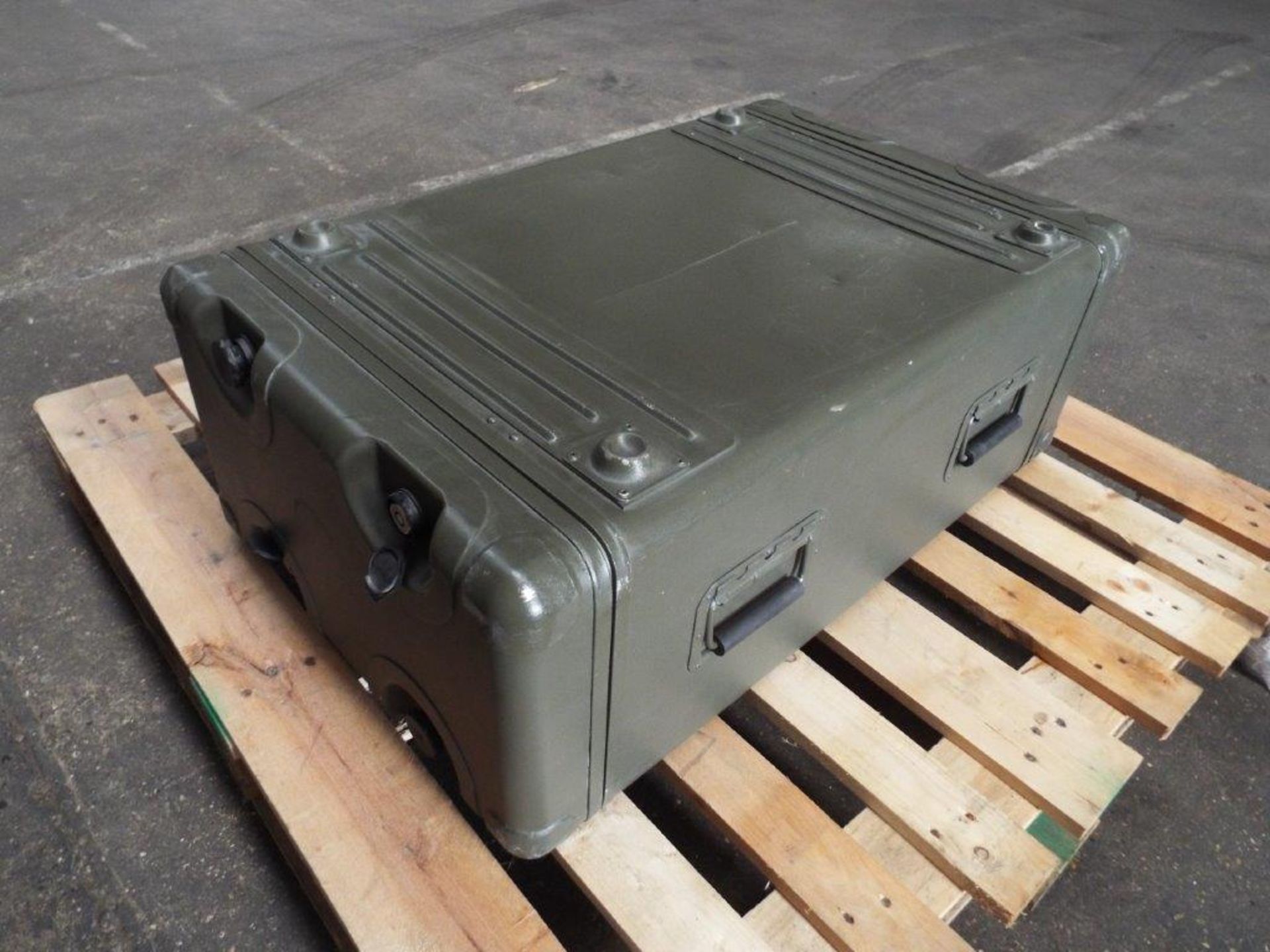 Heavy Duty Zero Double Entry Aluminium Transit Case with Anti-Vibration Cradle