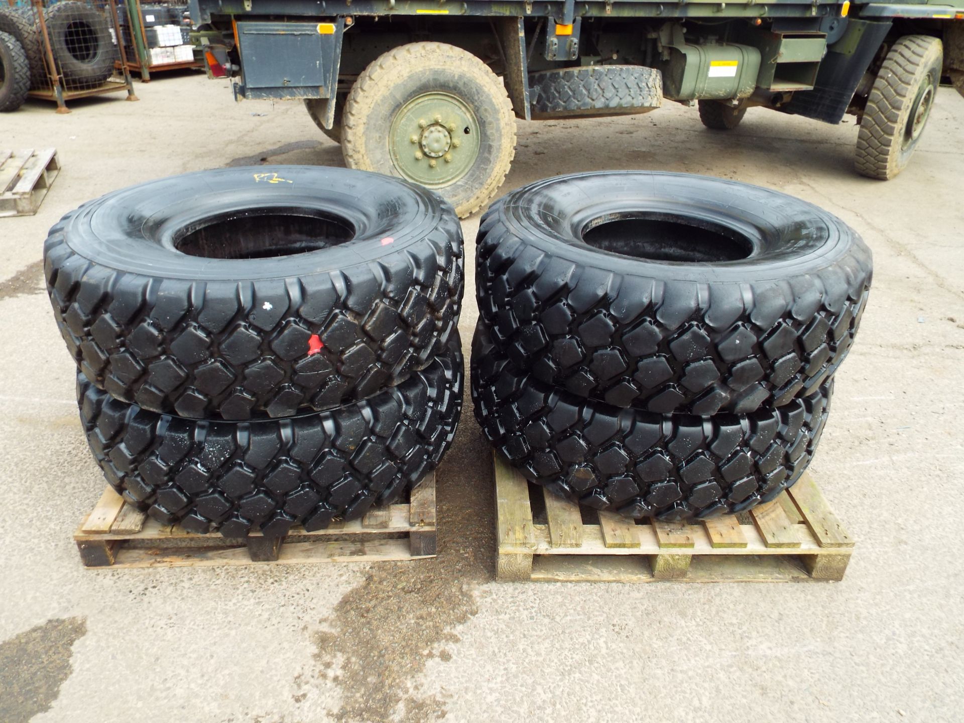 4 x Michelin XZL 395/85 R20 Tyres