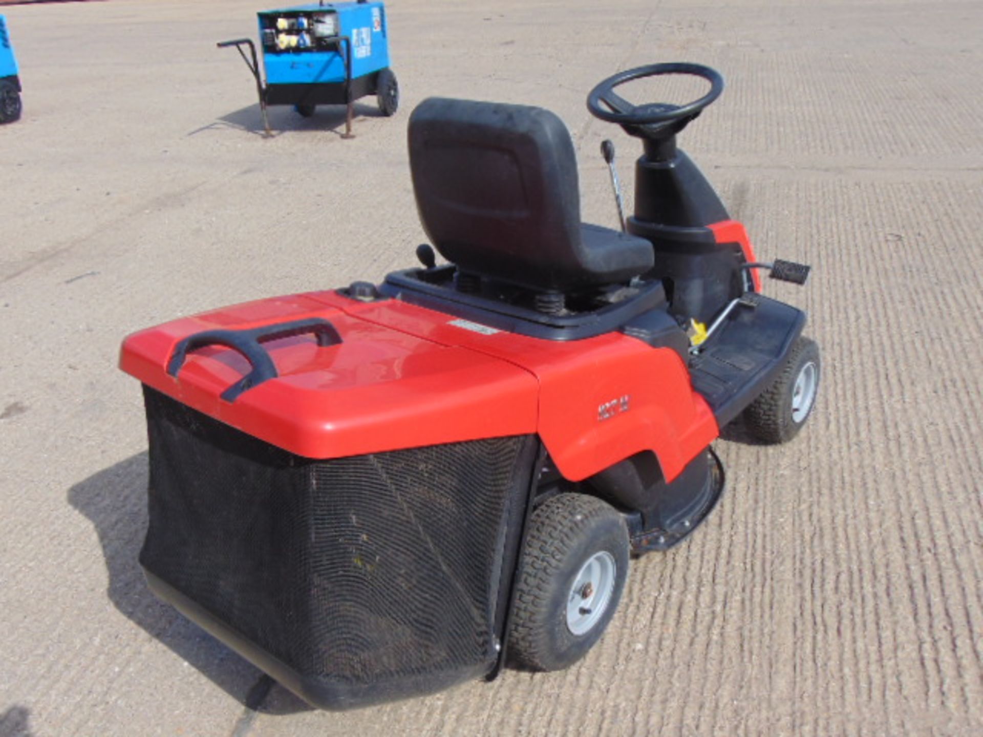 Mountfield 827H Ride On Mower - Bild 7 aus 14