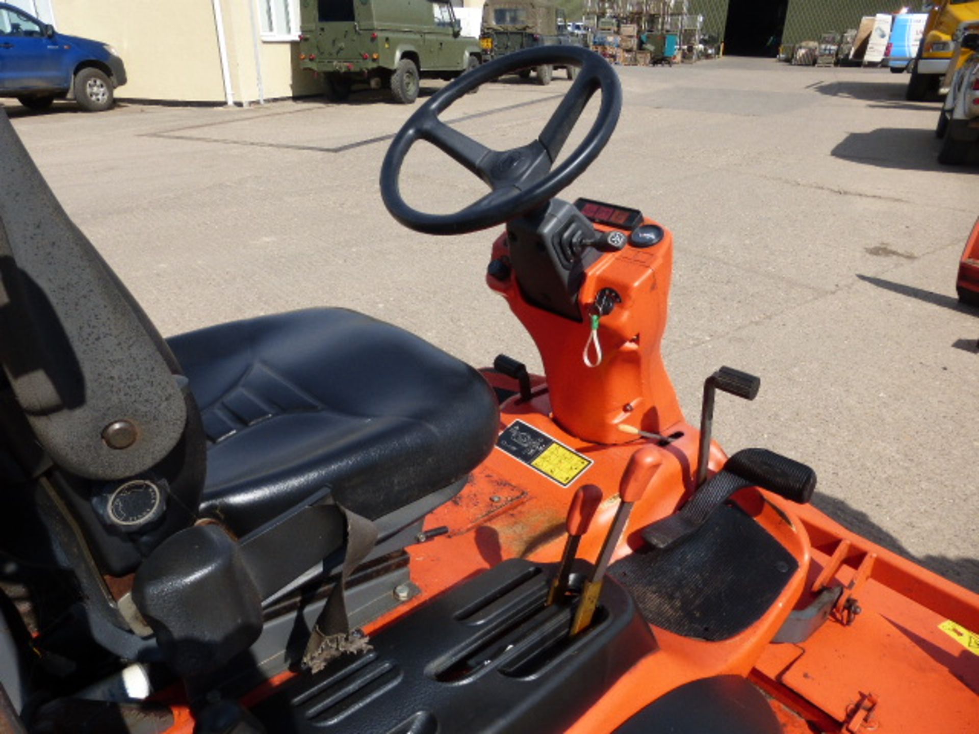 2009 Kubota F3680  4 x 4 Out Front Mower 36 HP Diesel - Image 5 of 14