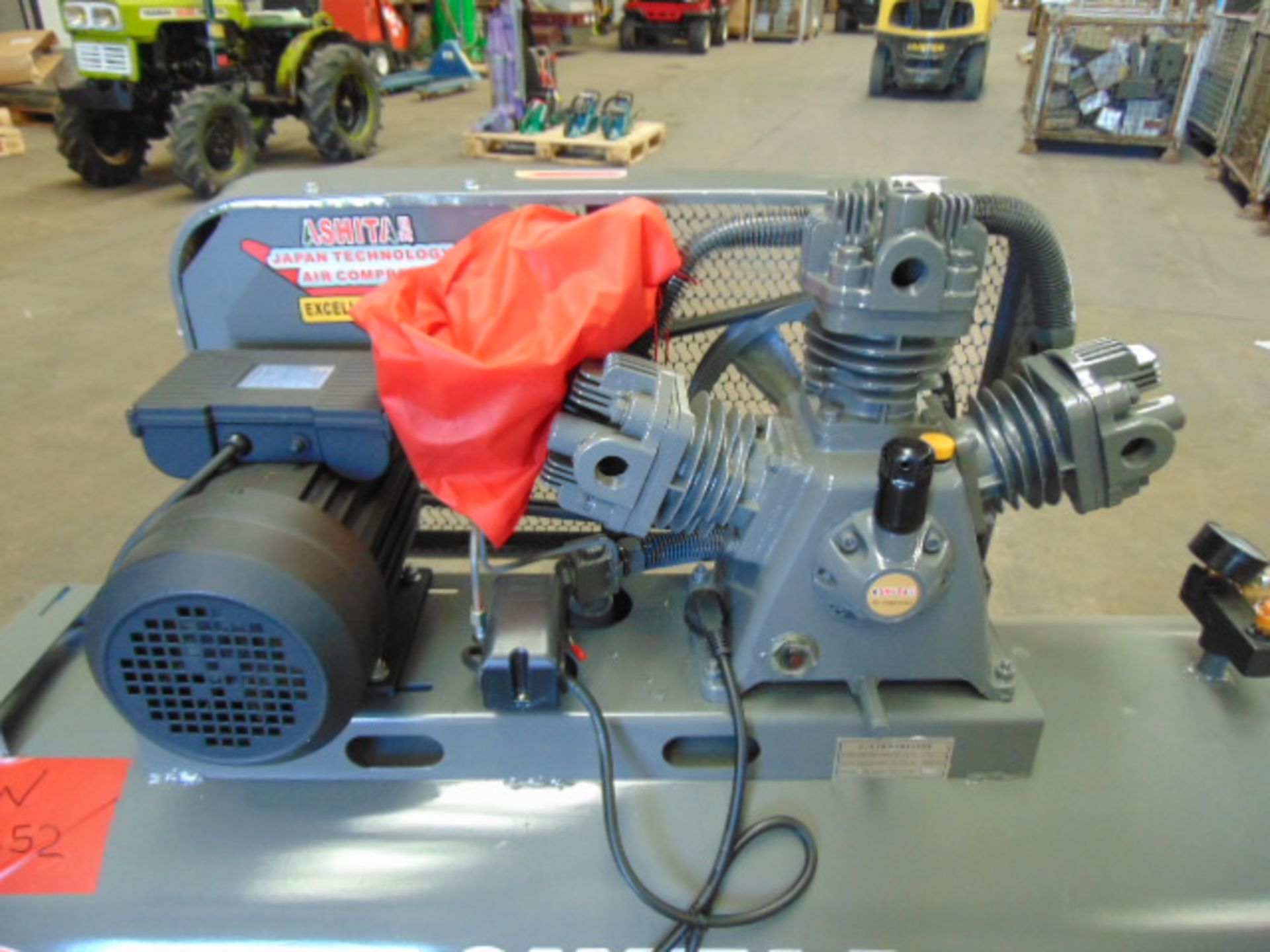 UNISSUED 300L 4.0 HP Air Compressor - Image 3 of 8