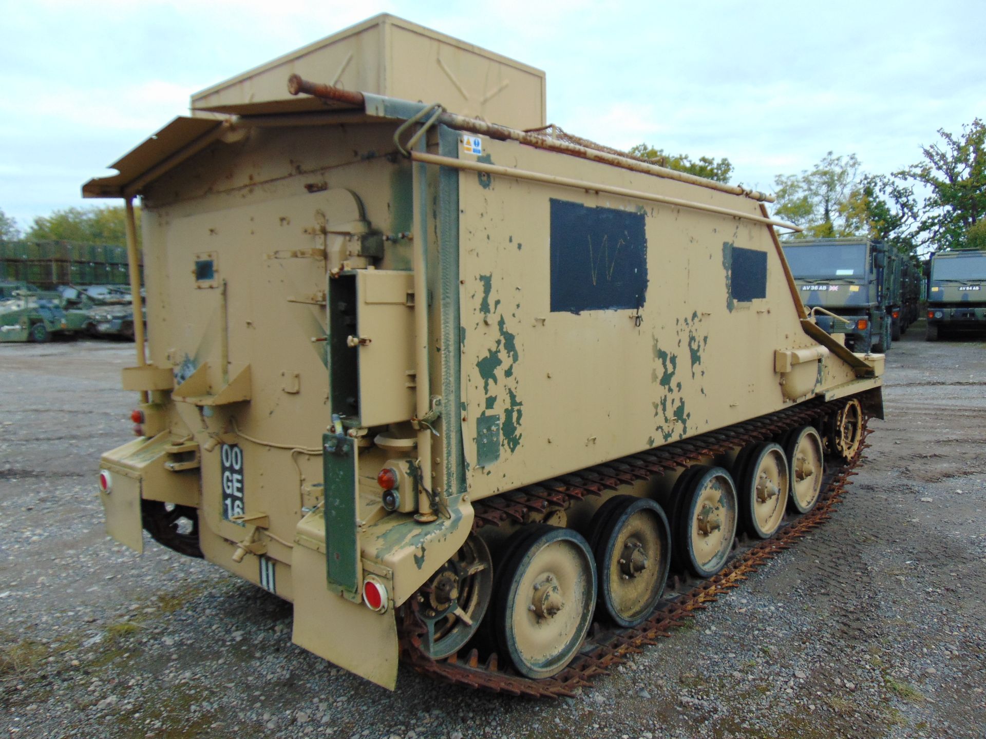 FV105 Sultan Armoured Personnel Carrier - Image 8 of 22