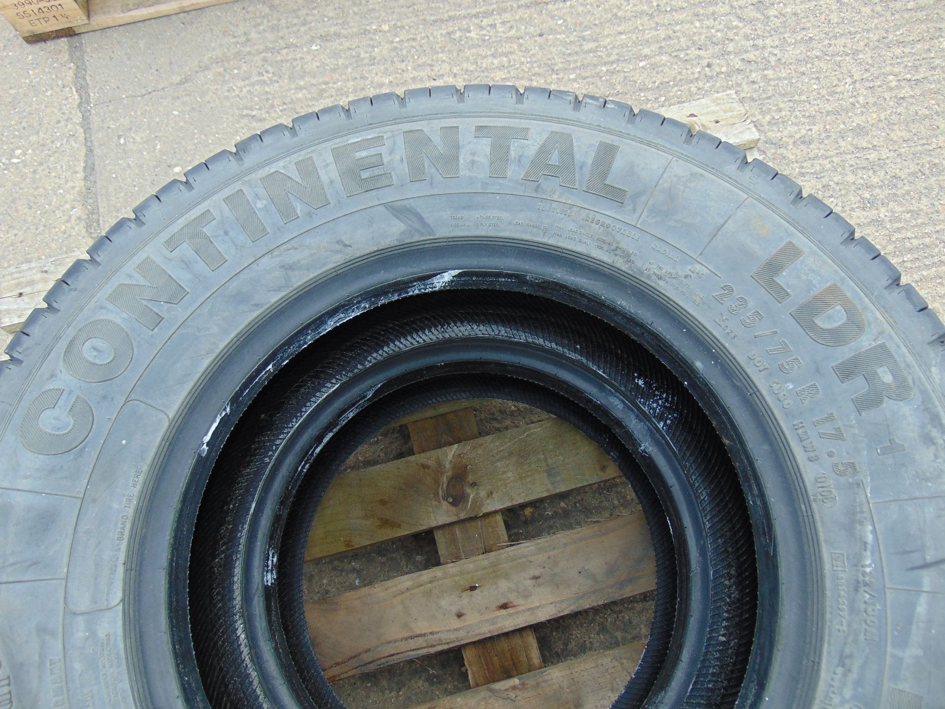 2 x Continental 235/75 R17.5 Regional Traffic Tyres - Image 2 of 6