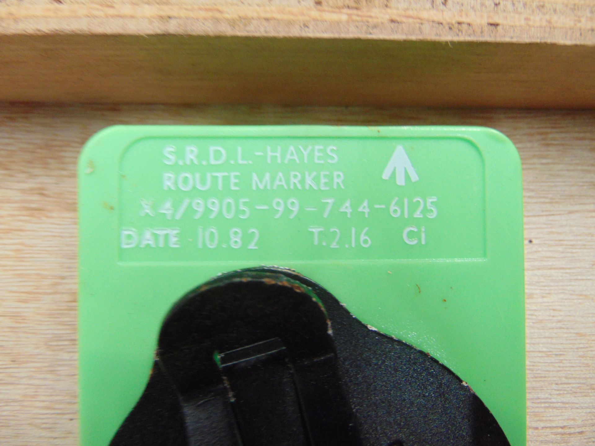 20 x Very Rare British Army Glow In The Dark Green Route Markers in Wooden Transit Case - Image 4 of 7