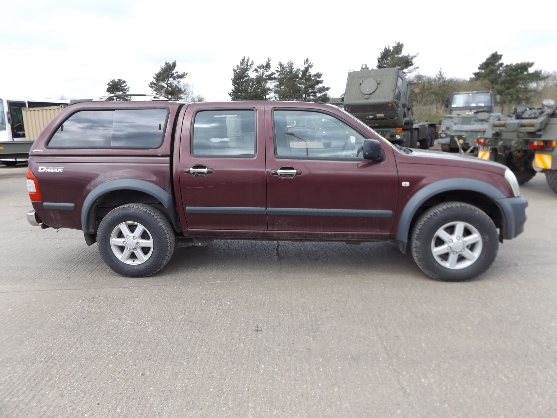 Isuzu D-Max Double Cab 3.0 Diesel 4 x 4 - Image 8 of 16