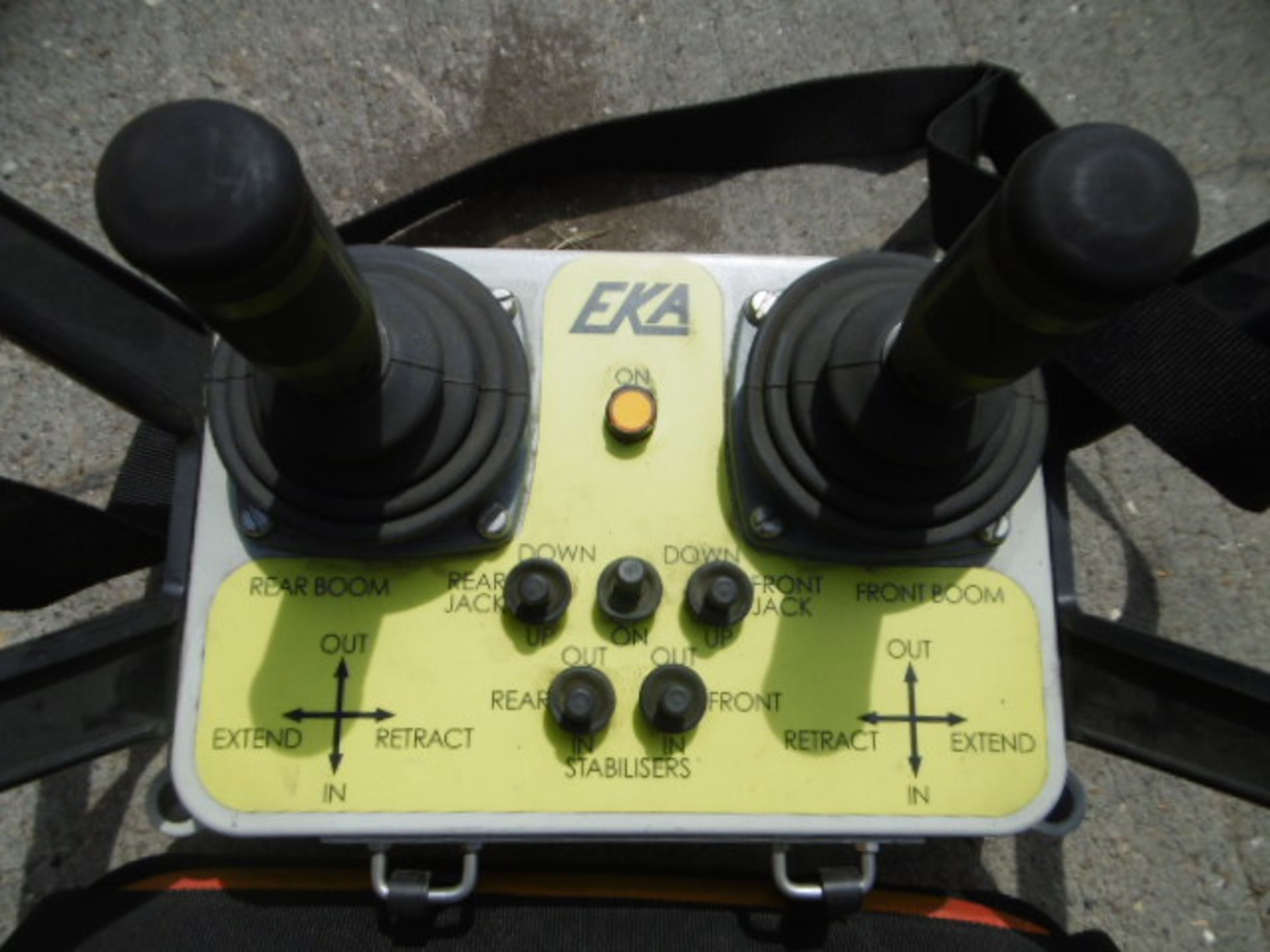 EKA Recovery Unit Remote Control - Image 3 of 5