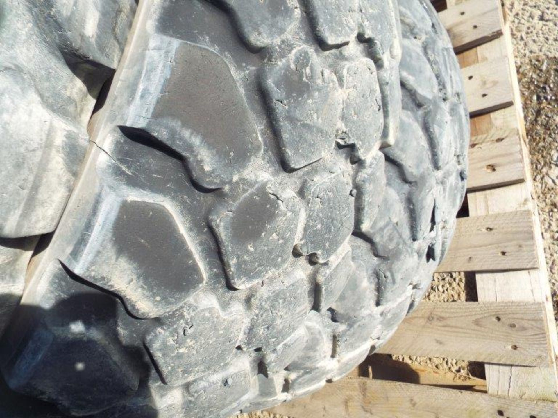 12 x Michelin XZL 365/85 R20 Tyres - Image 4 of 11