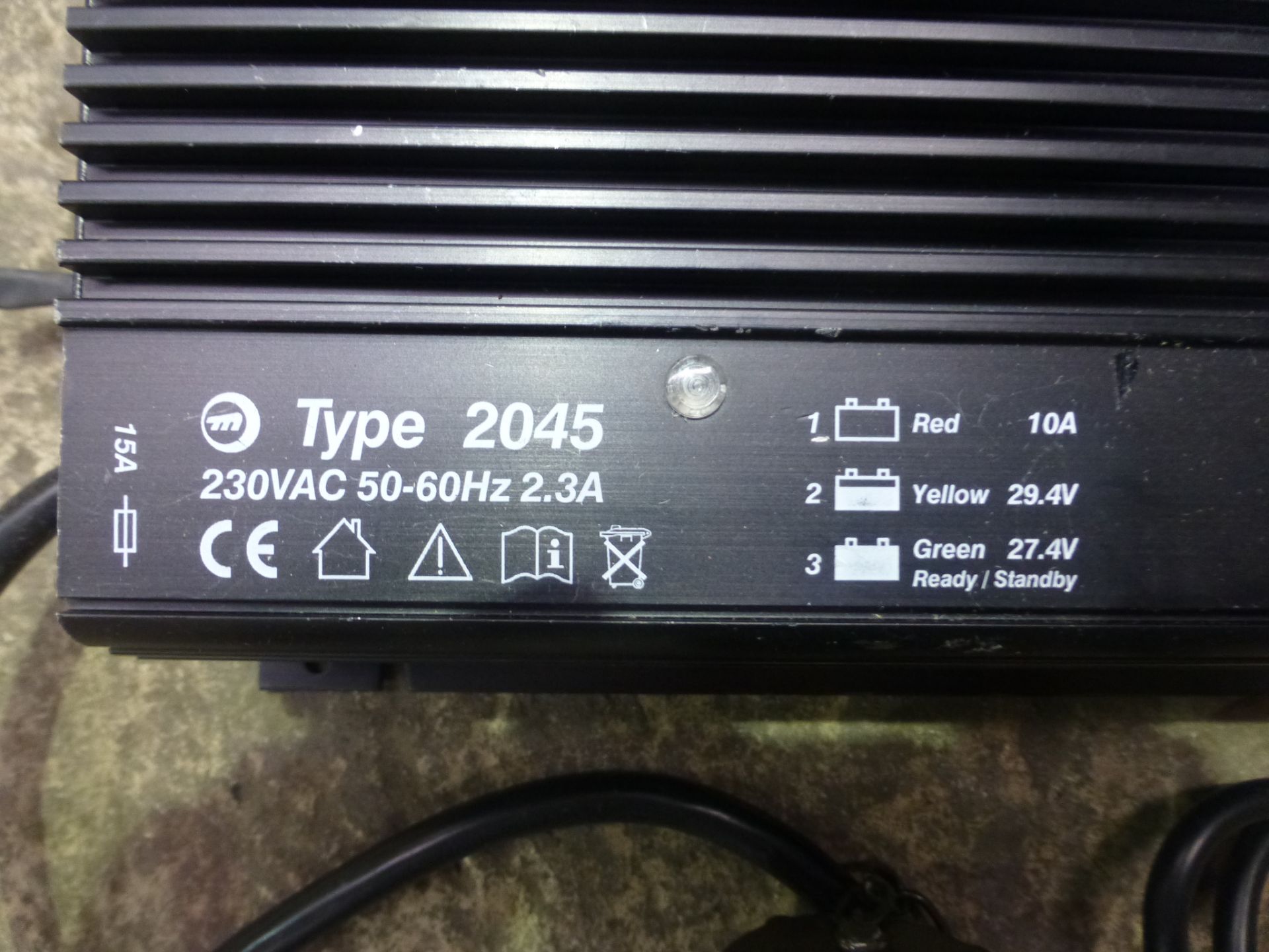 DMS Technologies TYPE 2045 3 Step Battery Charger - Image 2 of 3