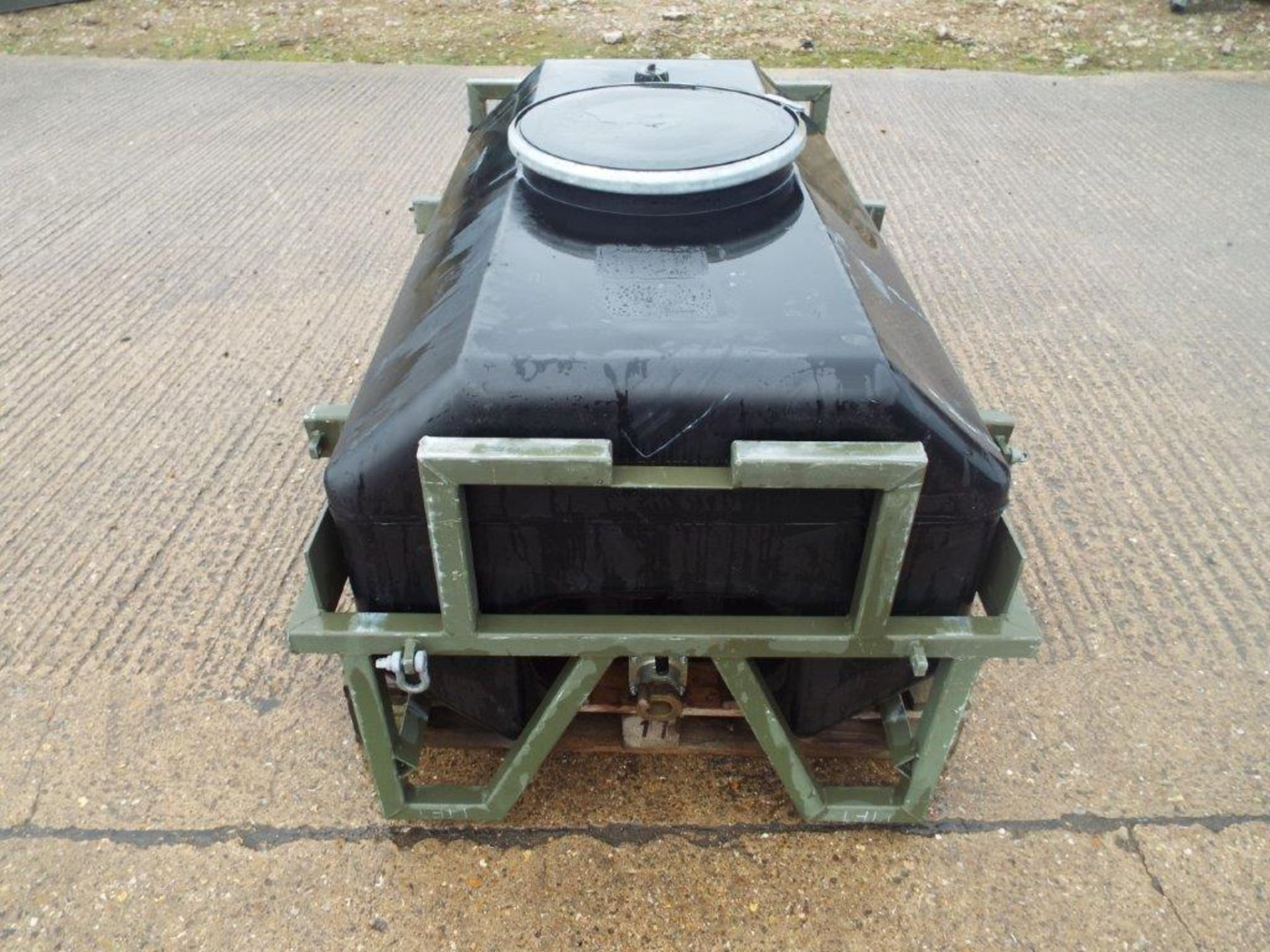 Trailer Mountable Water Tank with Frame - Image 2 of 8