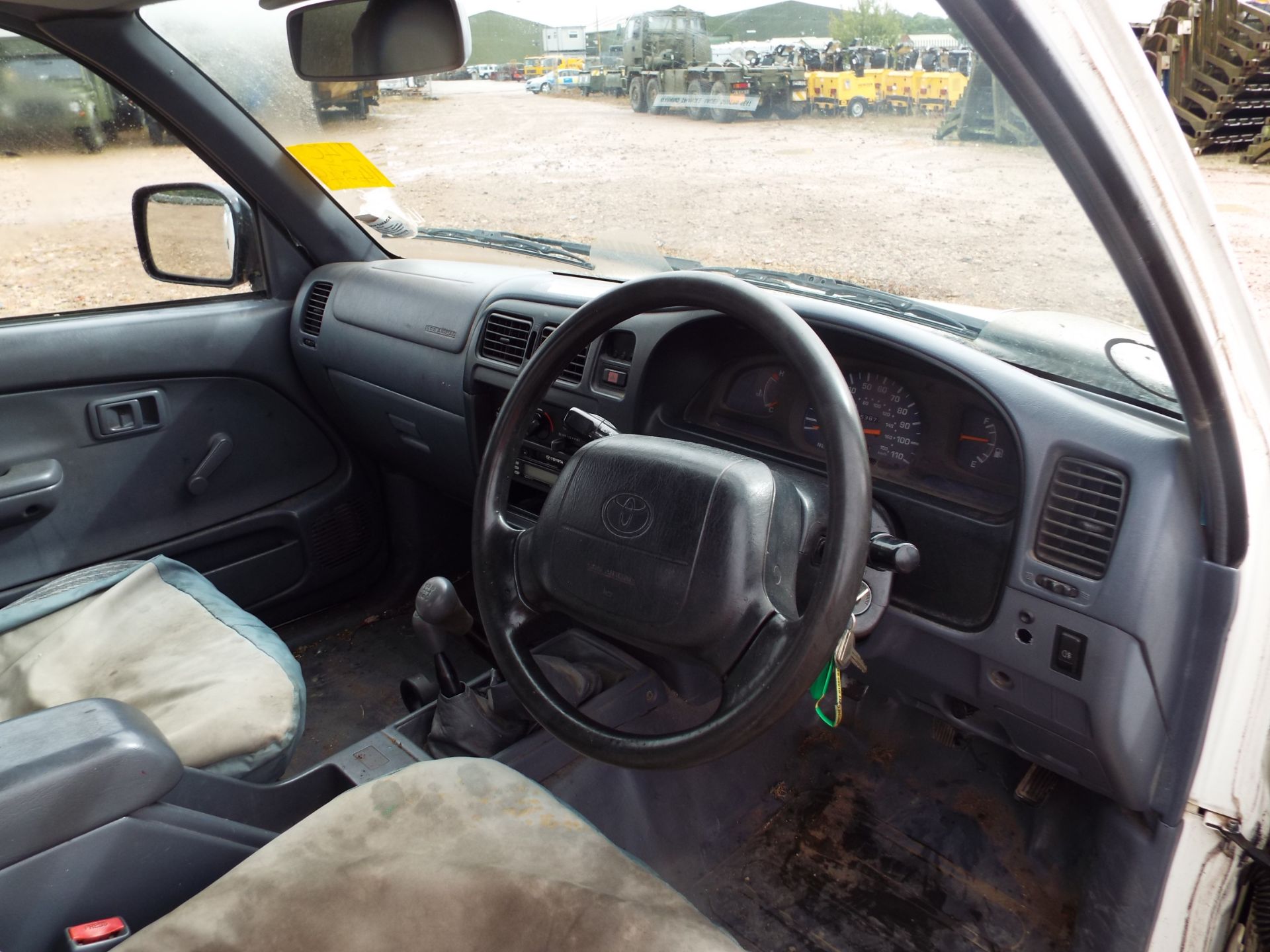 Toyota Hilux Double Cab pickup 2.4 2L-T Turbo Diesel 4 x 4 - Image 10 of 22