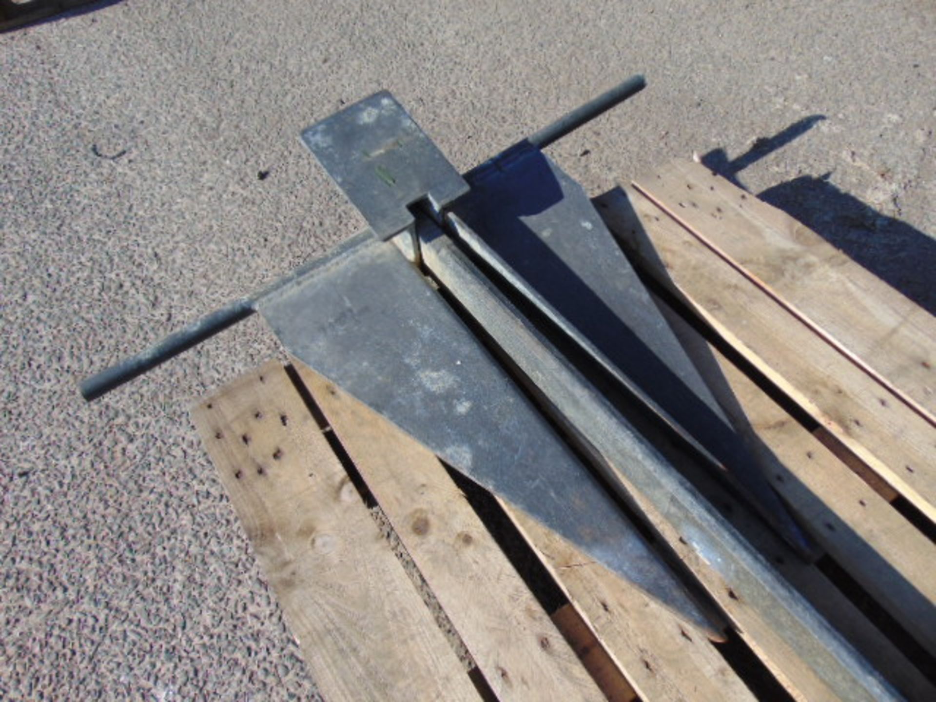 Heavy Duty 1.4m 60Kg Galvanised Anchor - Image 2 of 5