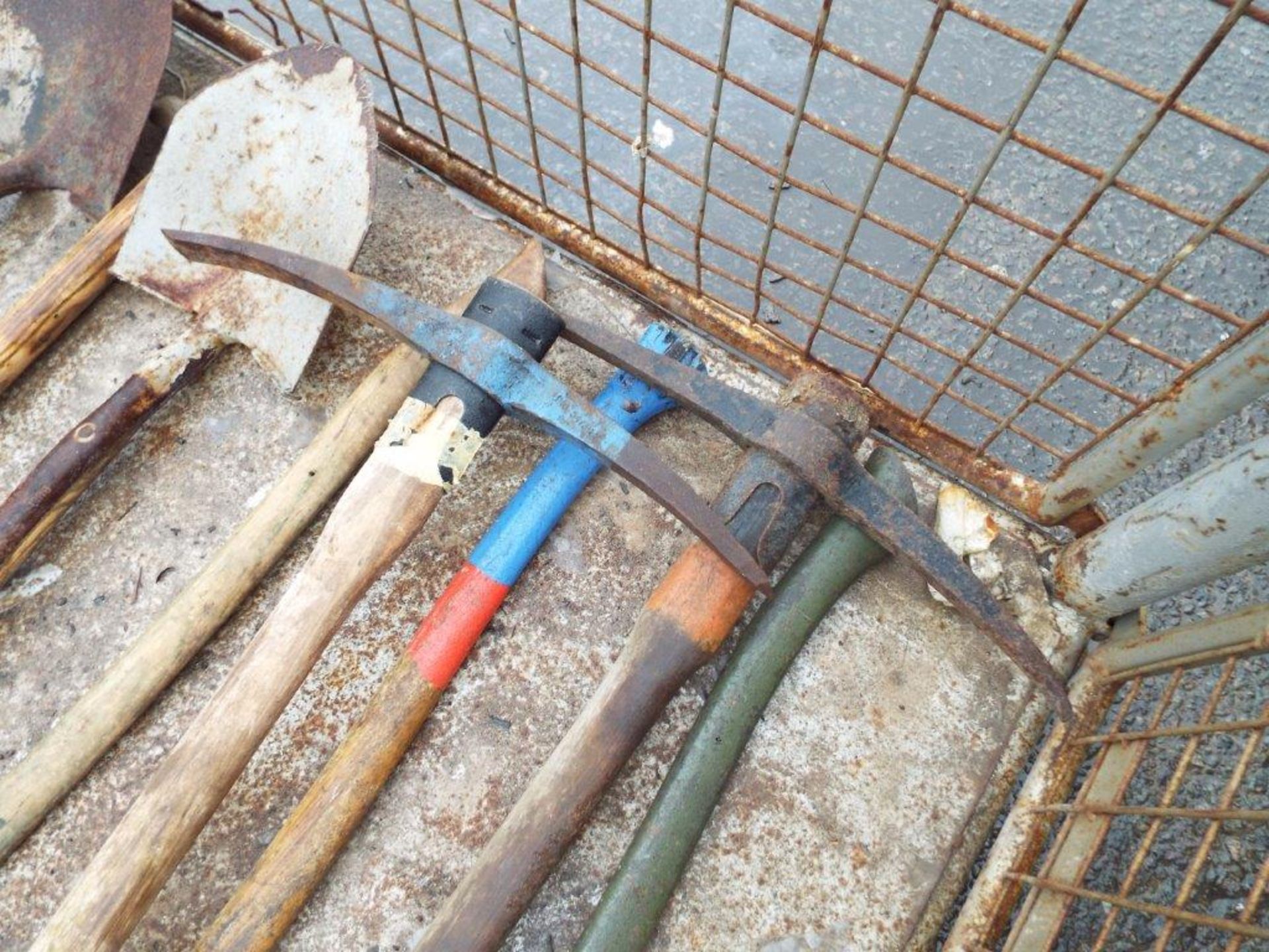 9 x Mixed Axes, Picks and Shovels - Image 5 of 6