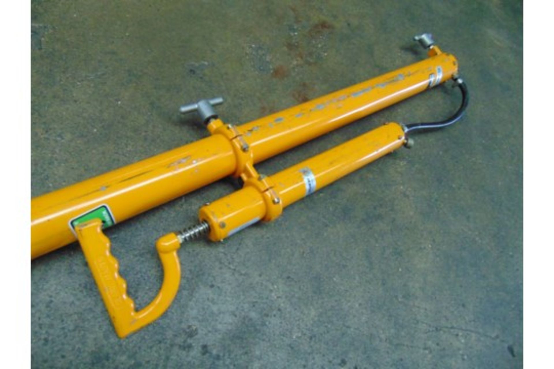 Clarke 6M Pneumatic Mast with Pump - Bild 3 aus 4