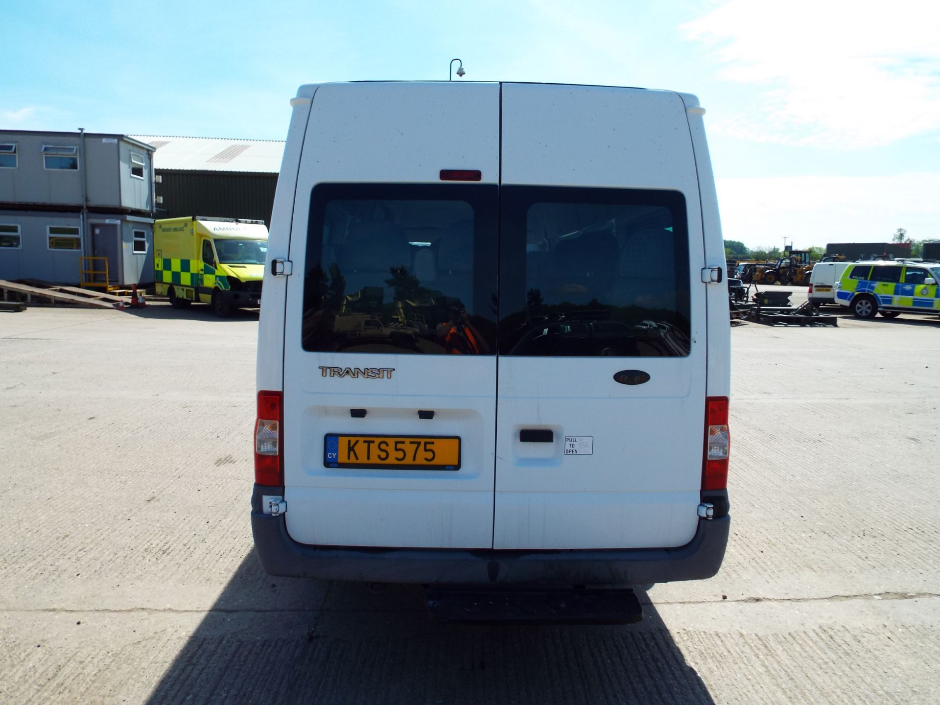 Ford Transit LWB 17 Seat Minibus - Bild 6 aus 18