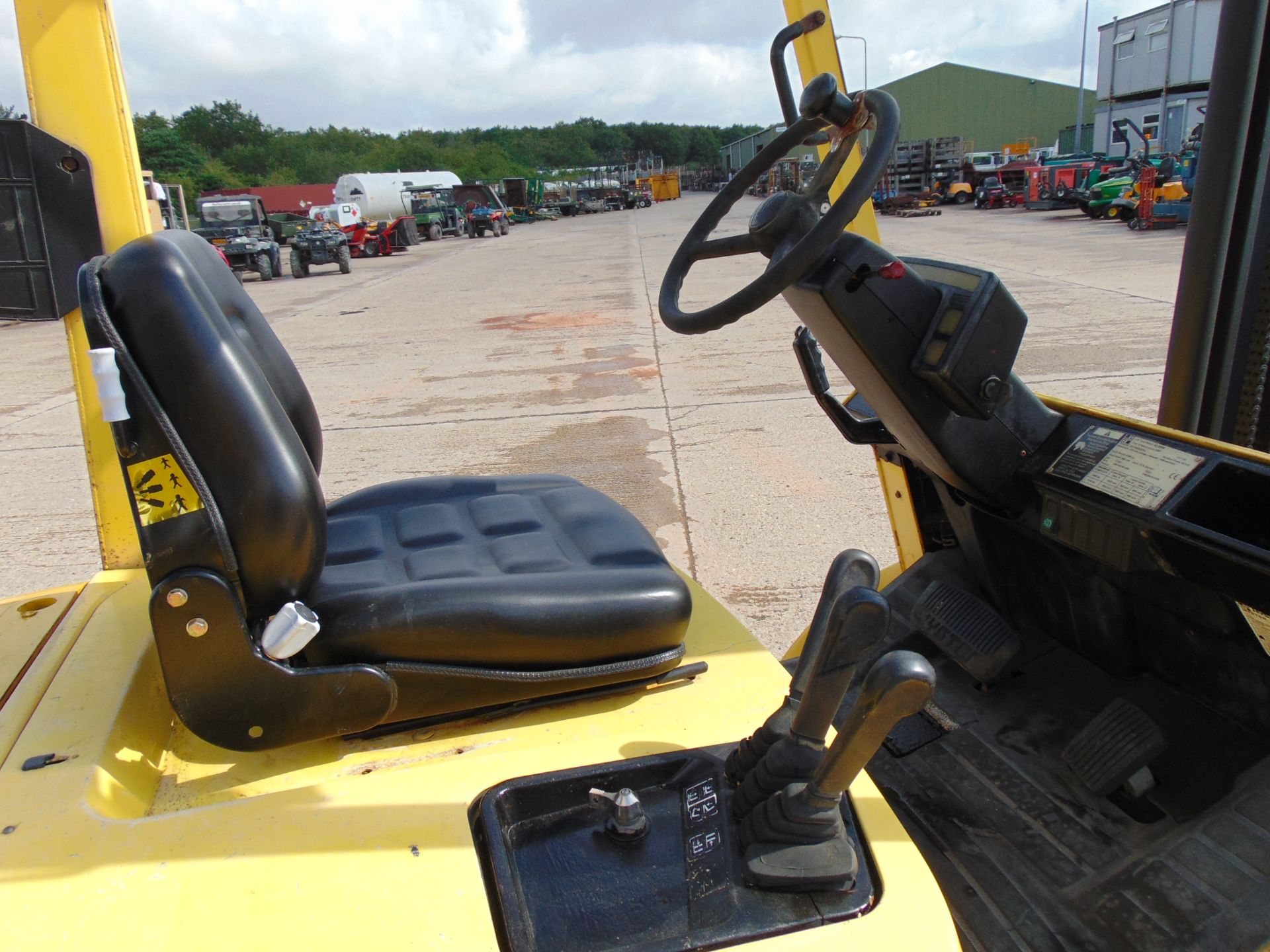 Hyster H2.50XM Counter Balance Diesel Forklift C/W Side Shift - Image 13 of 16