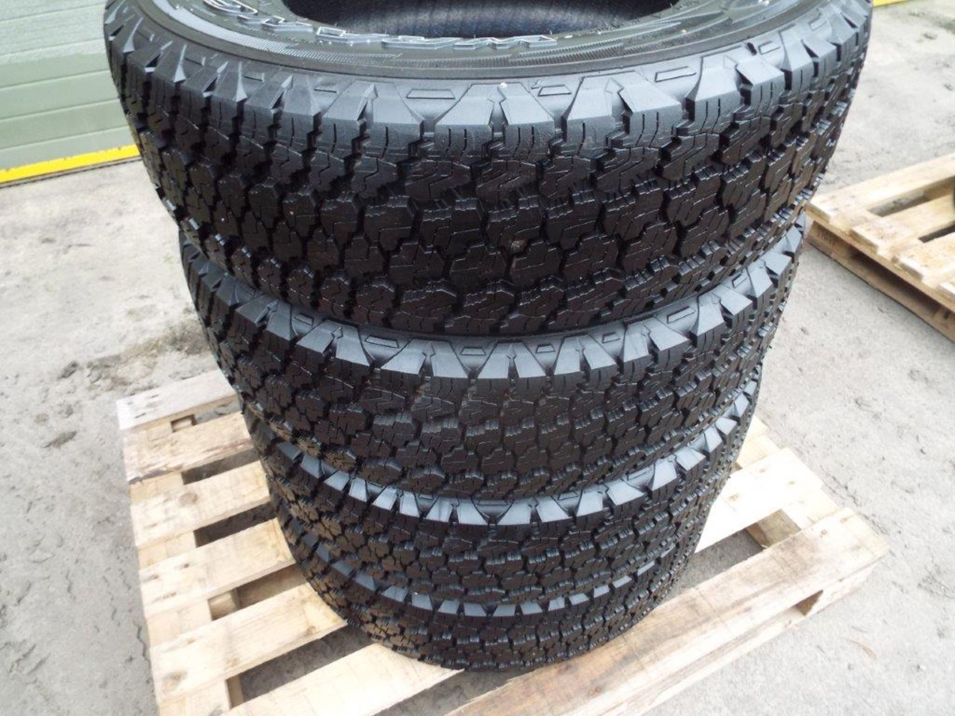 4 x Goodyear Wrangler Silentarmour P245/75 R17 Winter Tyres - Image 7 of 10