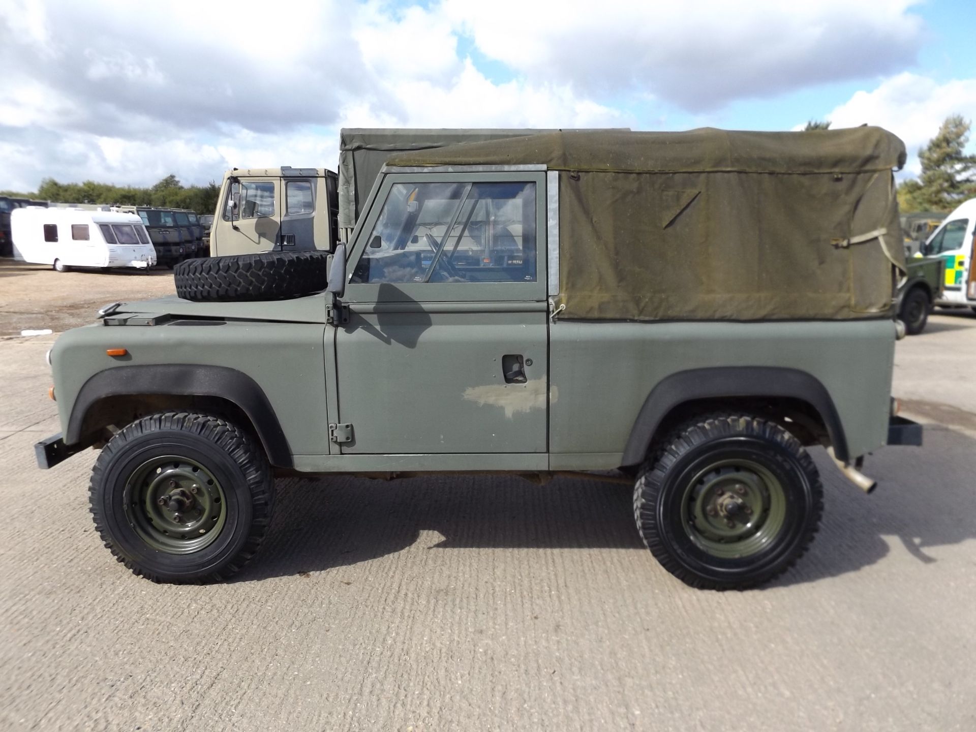 Land Rover Defender 90 Soft Top - Image 4 of 17