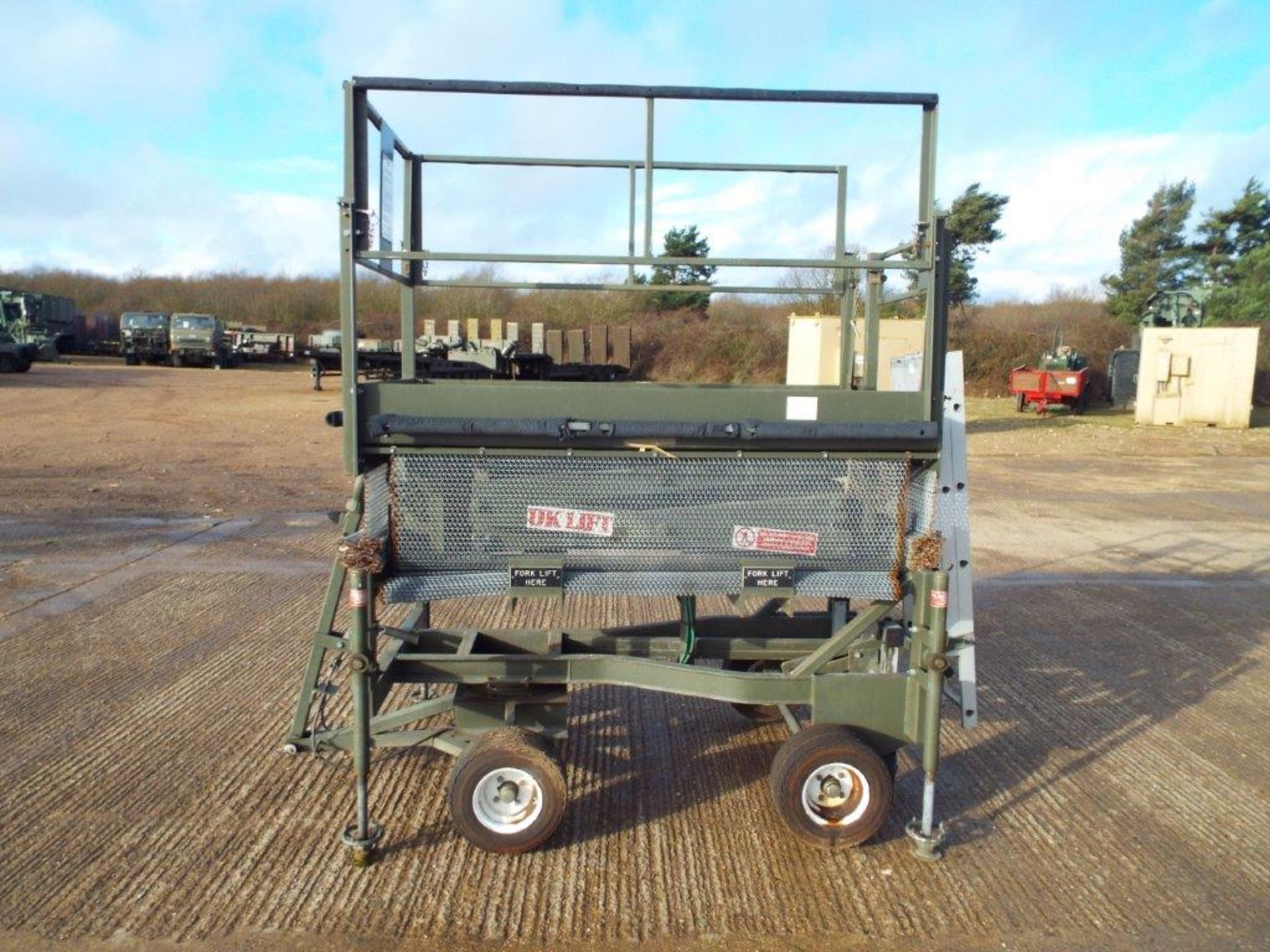 UK Lift 4m Mobile Hydraulic Work Platform - Image 2 of 16